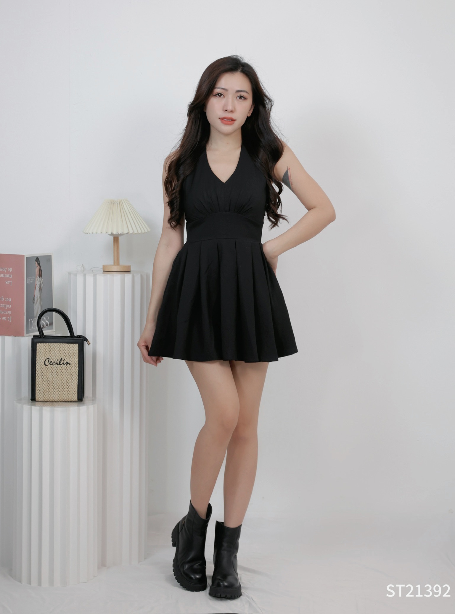 法式削肩百褶下摆设计V领连身裤裙 (ST21392)