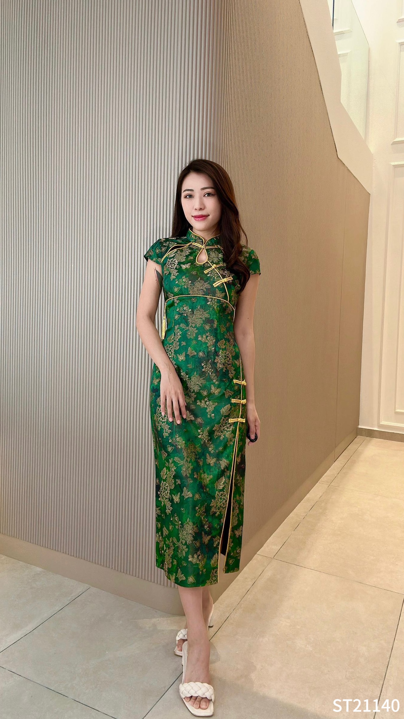 【LBP GXFC 独家新年系列】复古国风修身版过膝旗袍 (ST21140)-La'Belle Fashion Boutique Sdn Bhd