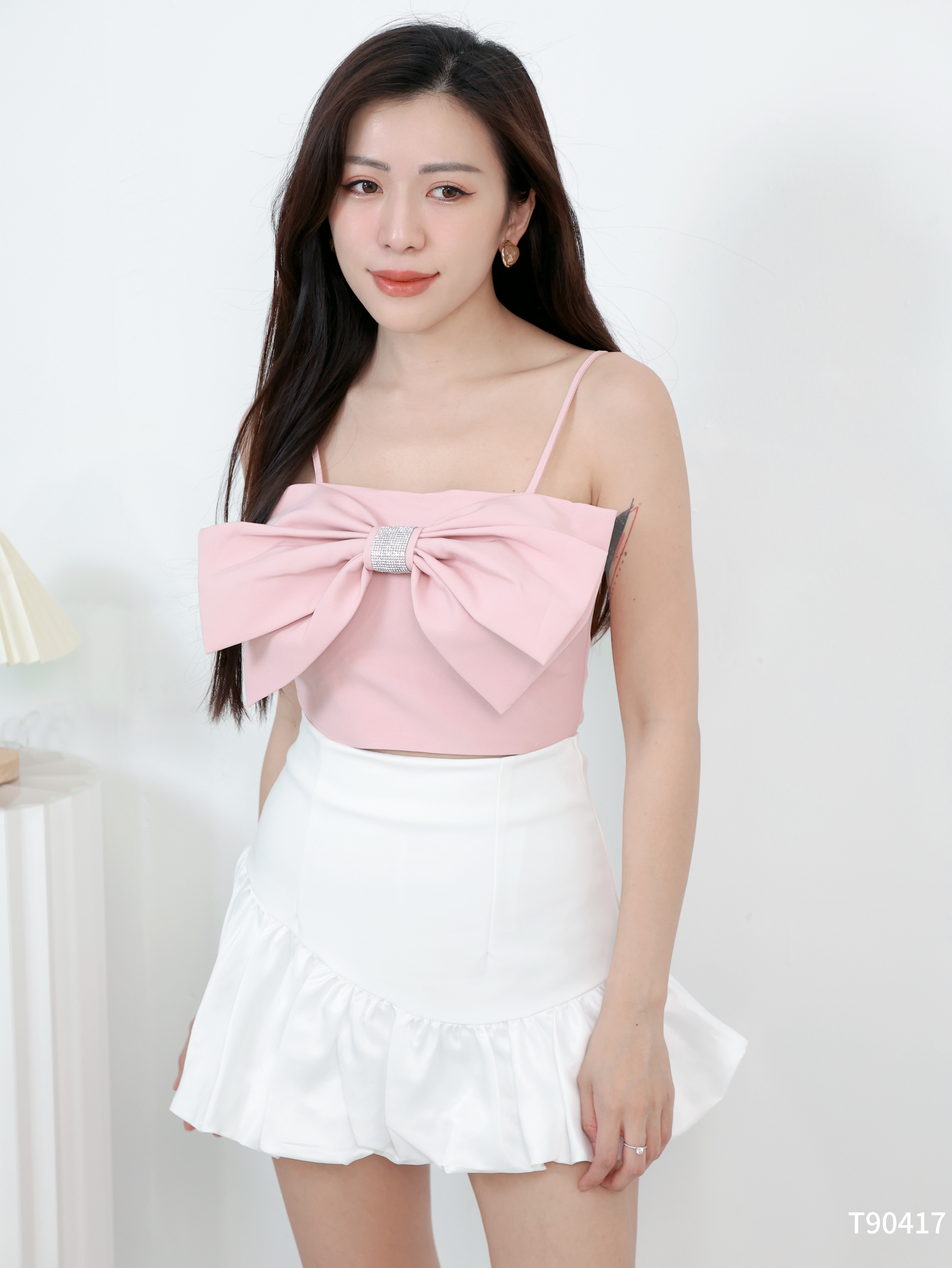 甜美镶钻蝴蝶结吊带短版上衣 (T90417)