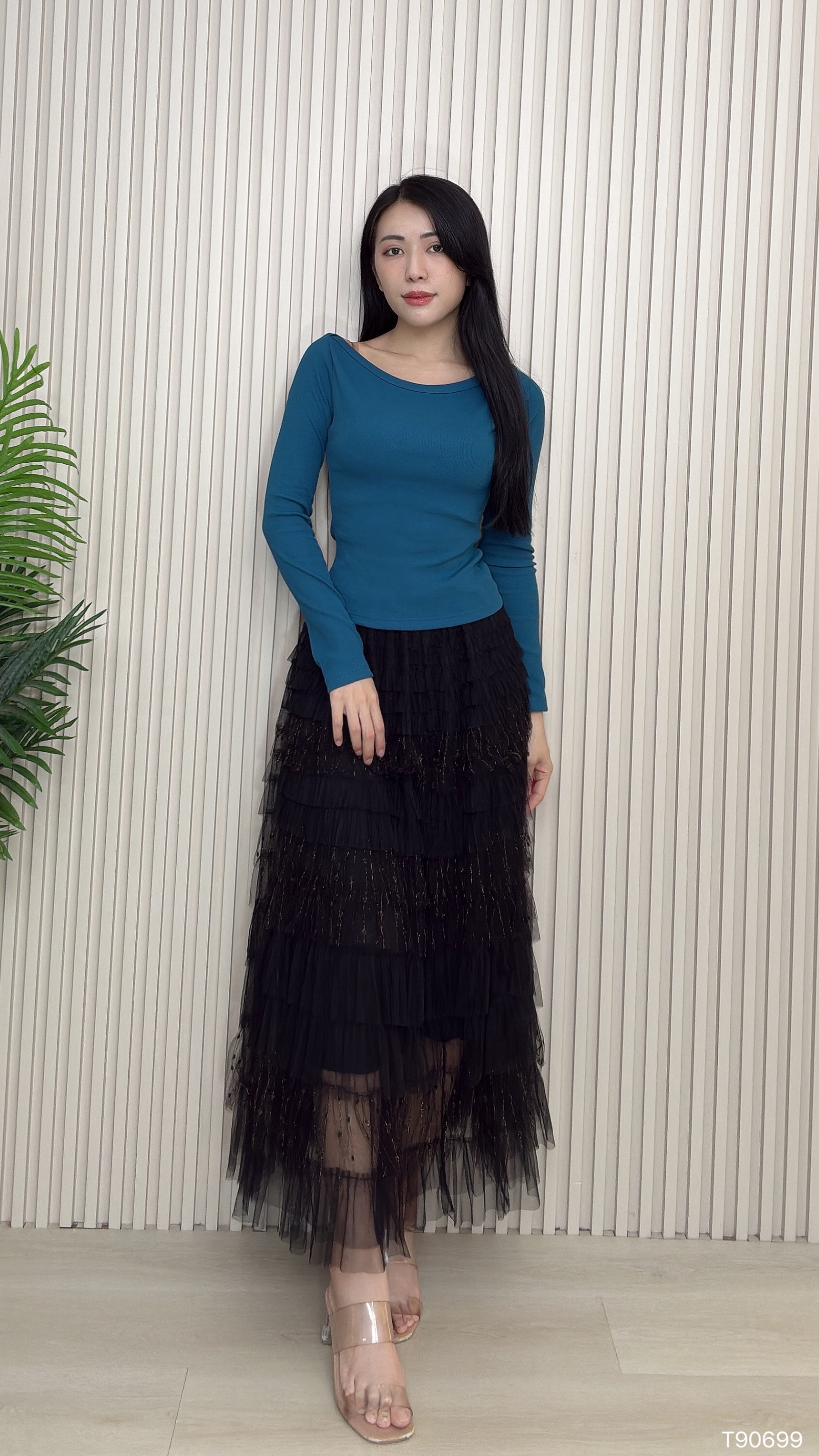 纯欲一字肩露锁骨长袖上衣 (T90699)