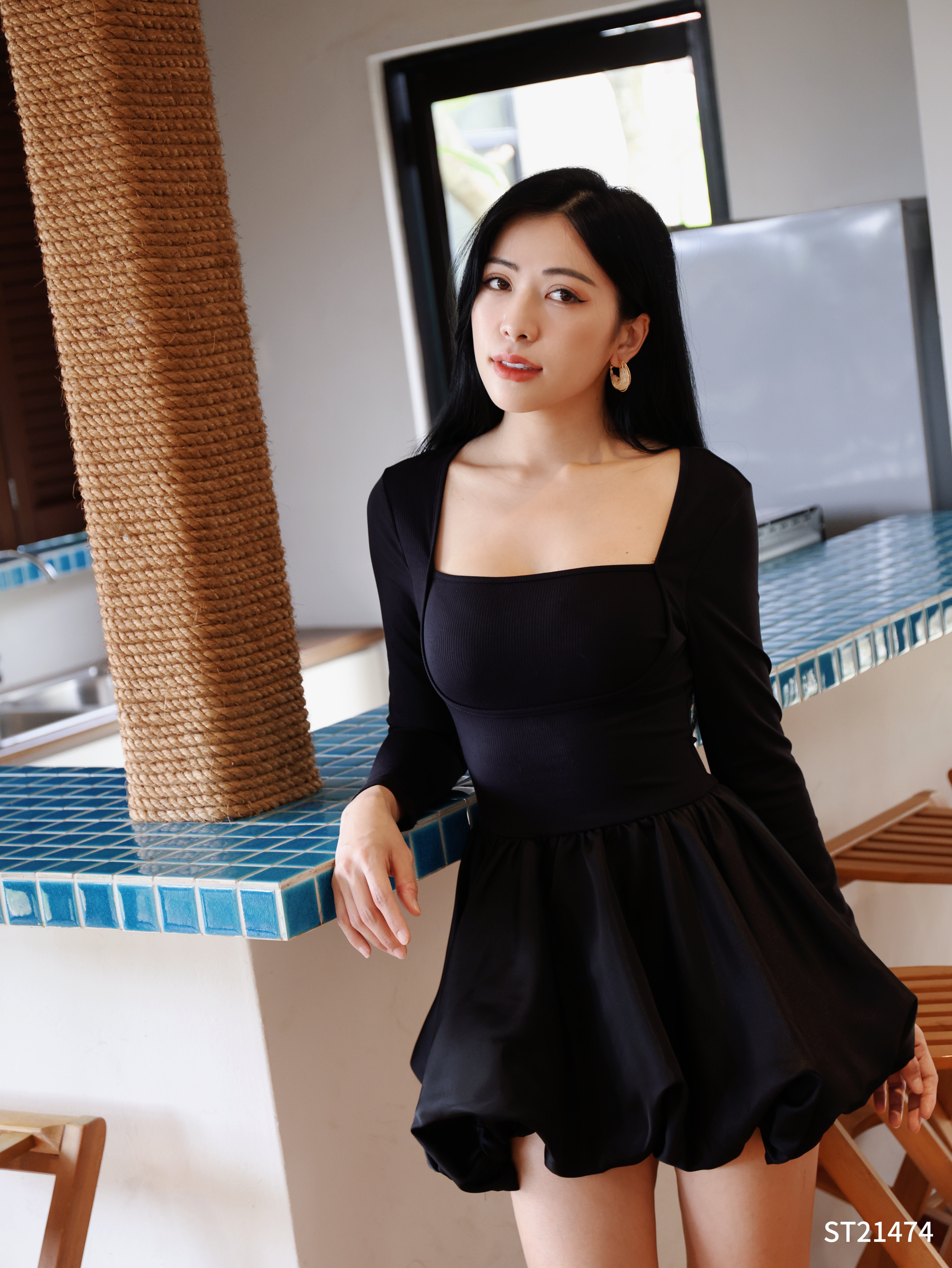 【LBP独家】绝美芭蕾风方领长袖连身裙 (ST21474)