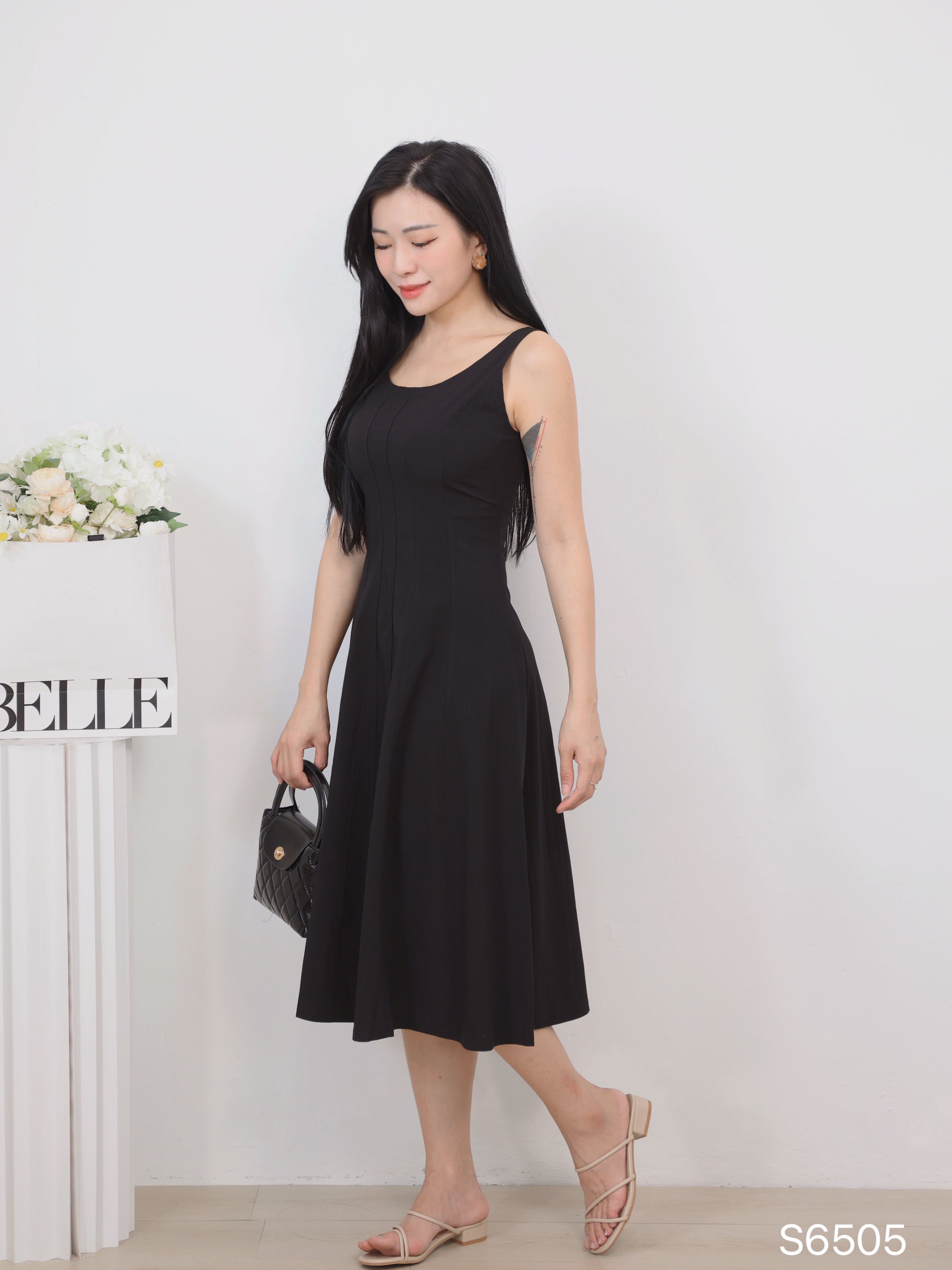 韩系A字大U领设计连身裙 (S6505)