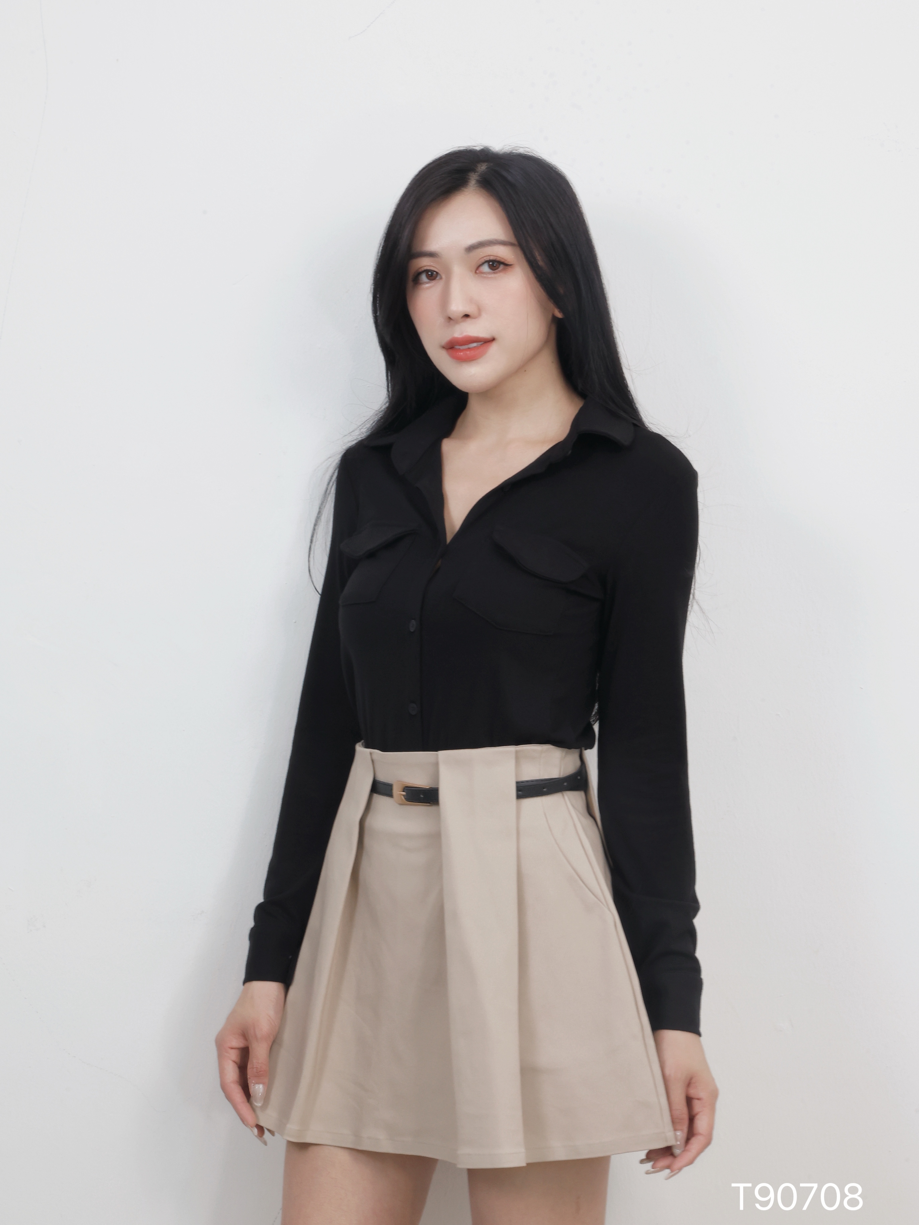 气质OL风翻领设计开衬上衣 (T90708)