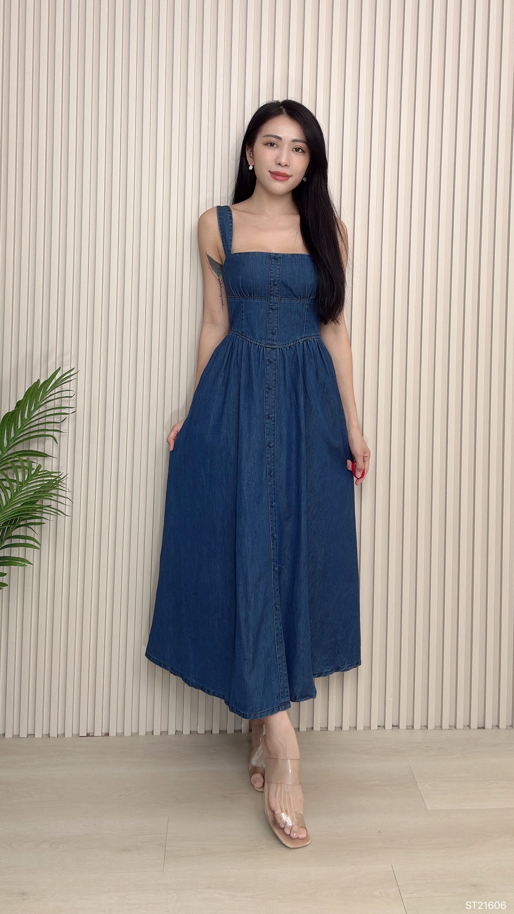 韩系排扣束腰吊带连身裙 (ST21606)
