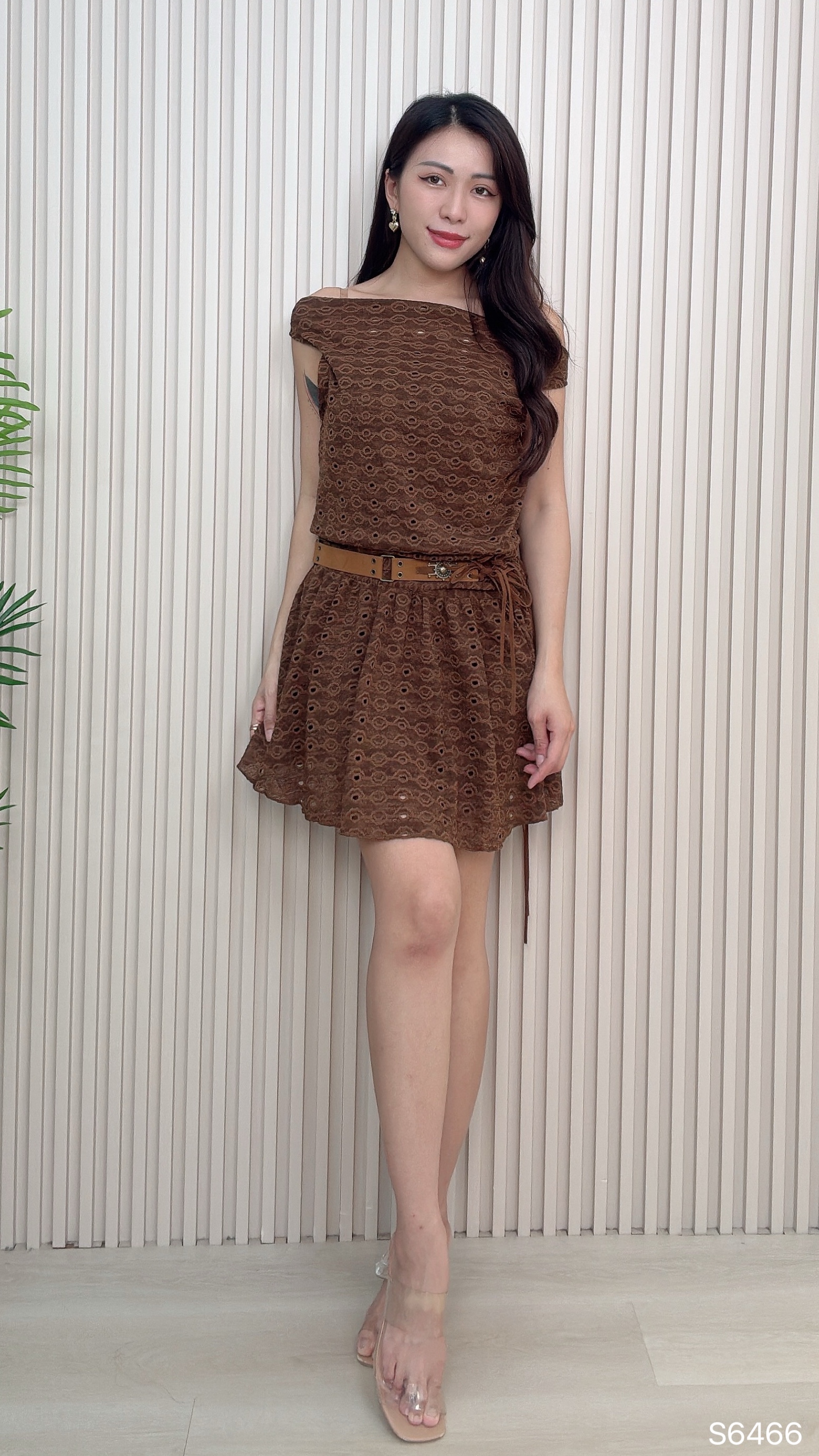 法式度假风镂空褶皱设计无袖连身裙 (S6466)