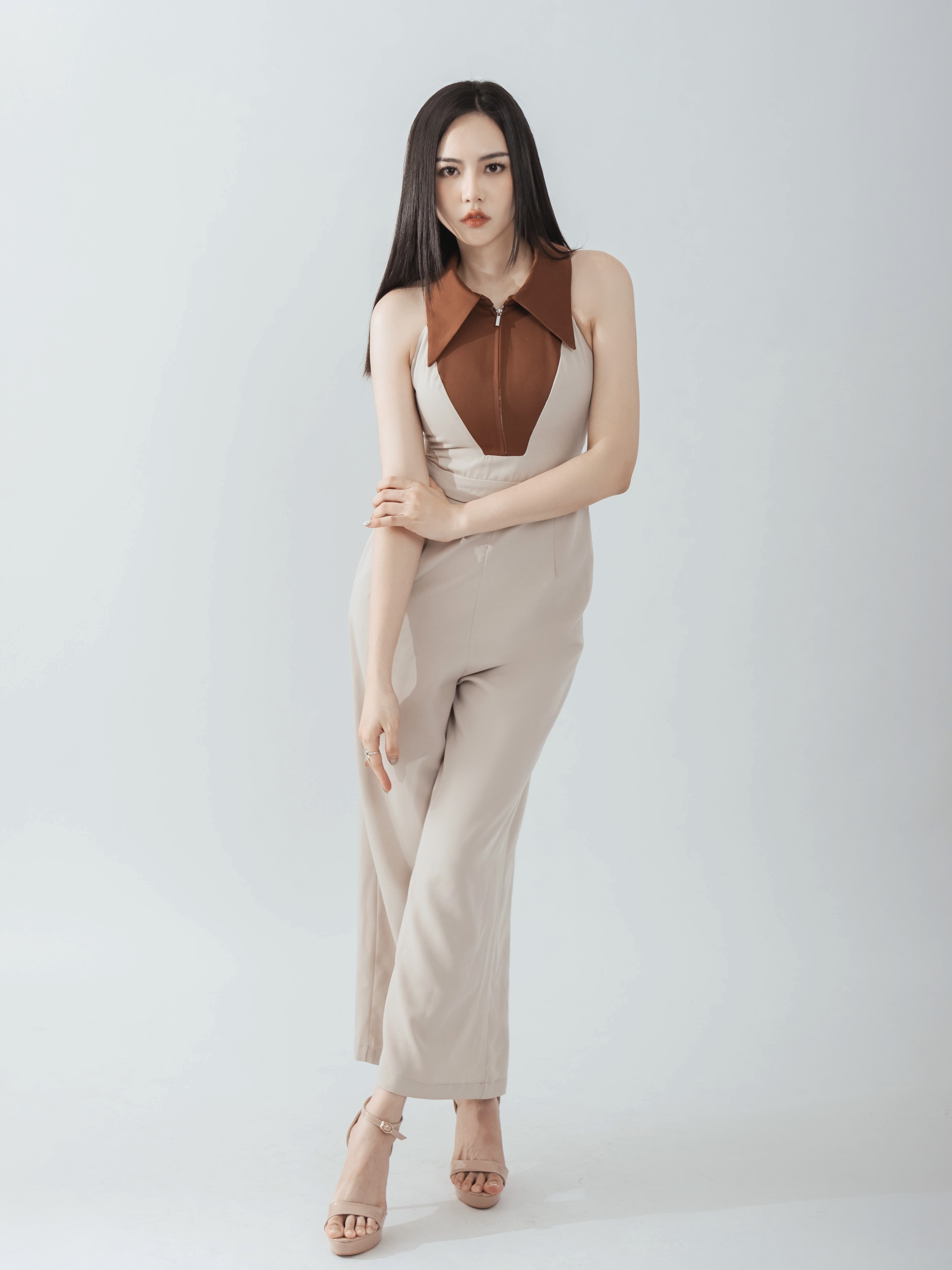 【LBP独家】时尚酷帅Cut-In撞色设计连体长裤 (ST21472)