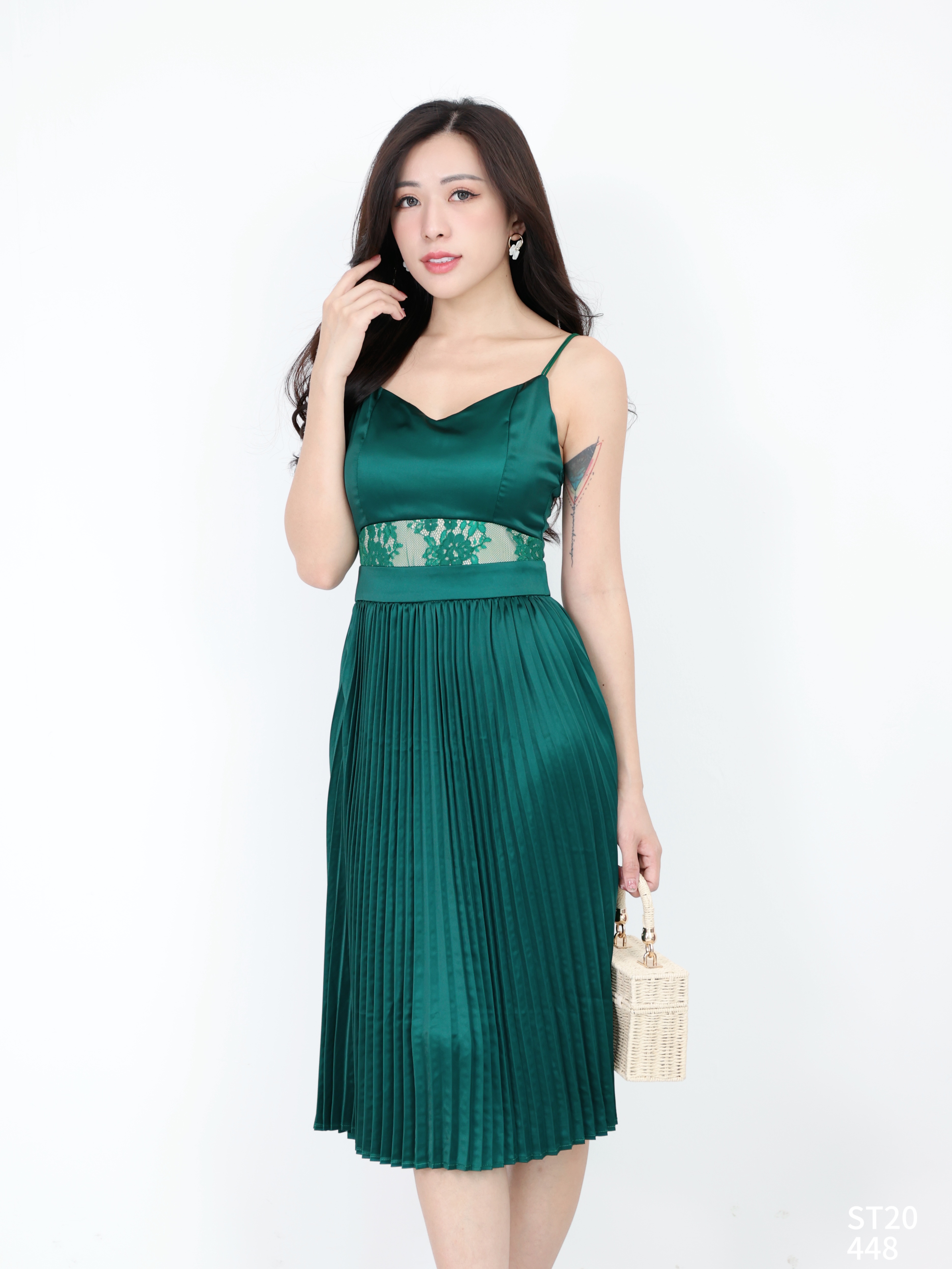 色丁拼接蕾丝吊带连身裙 (ST20448) 