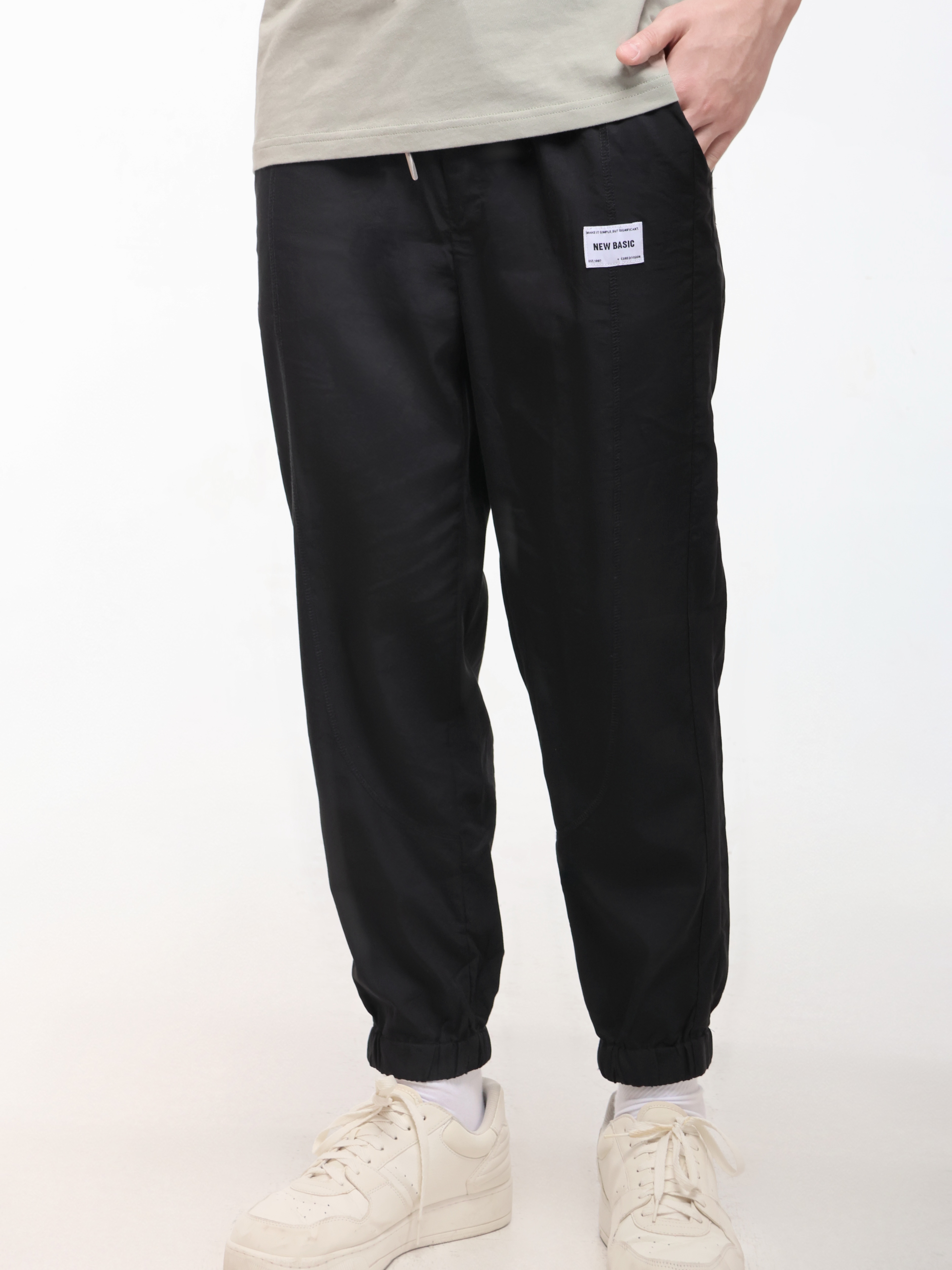 Men's Joggers with "NEW BASIC" Label Detail (YS30130)