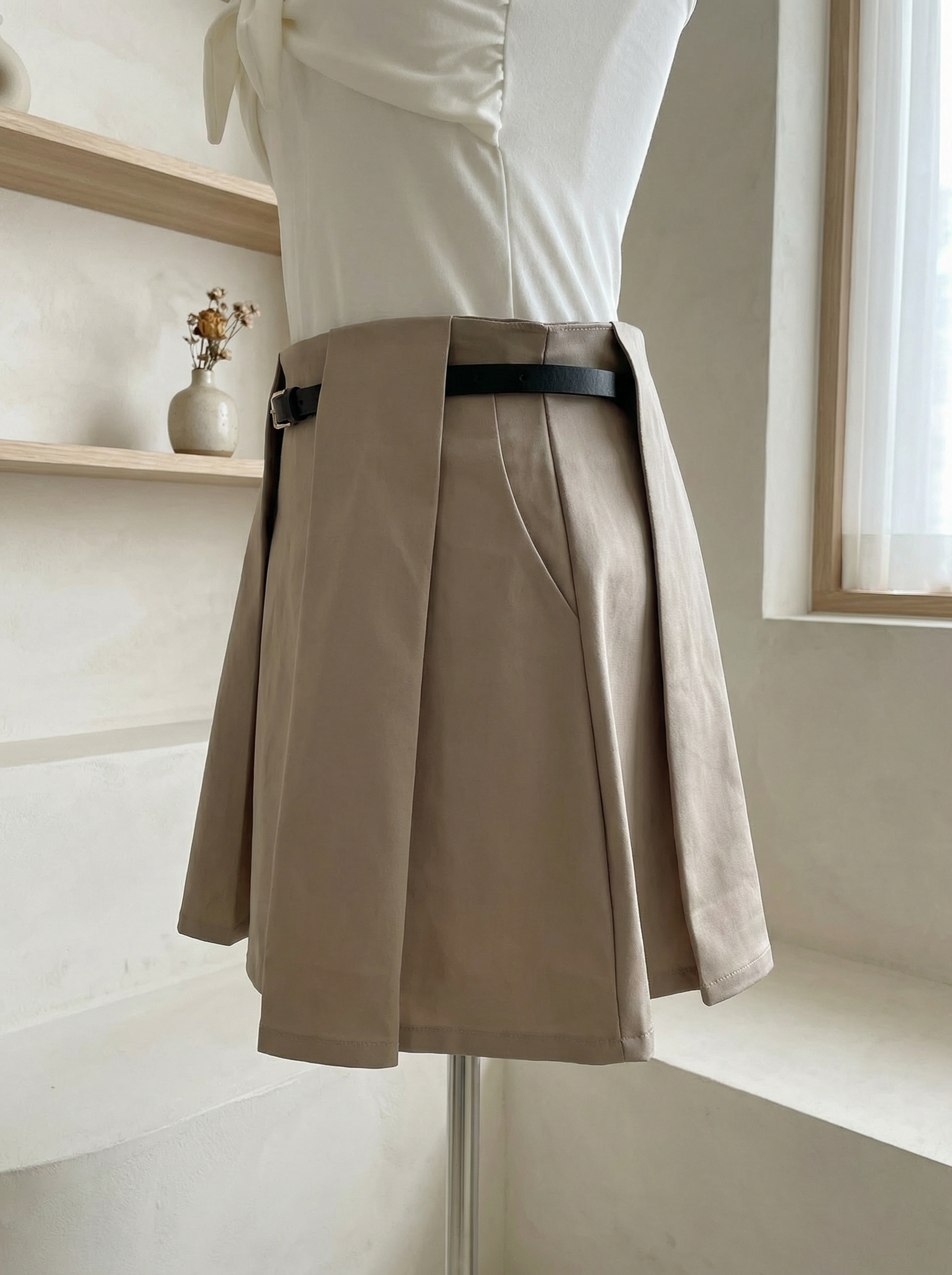 气质立体压褶设计A字高腰短裙 (ST21616)