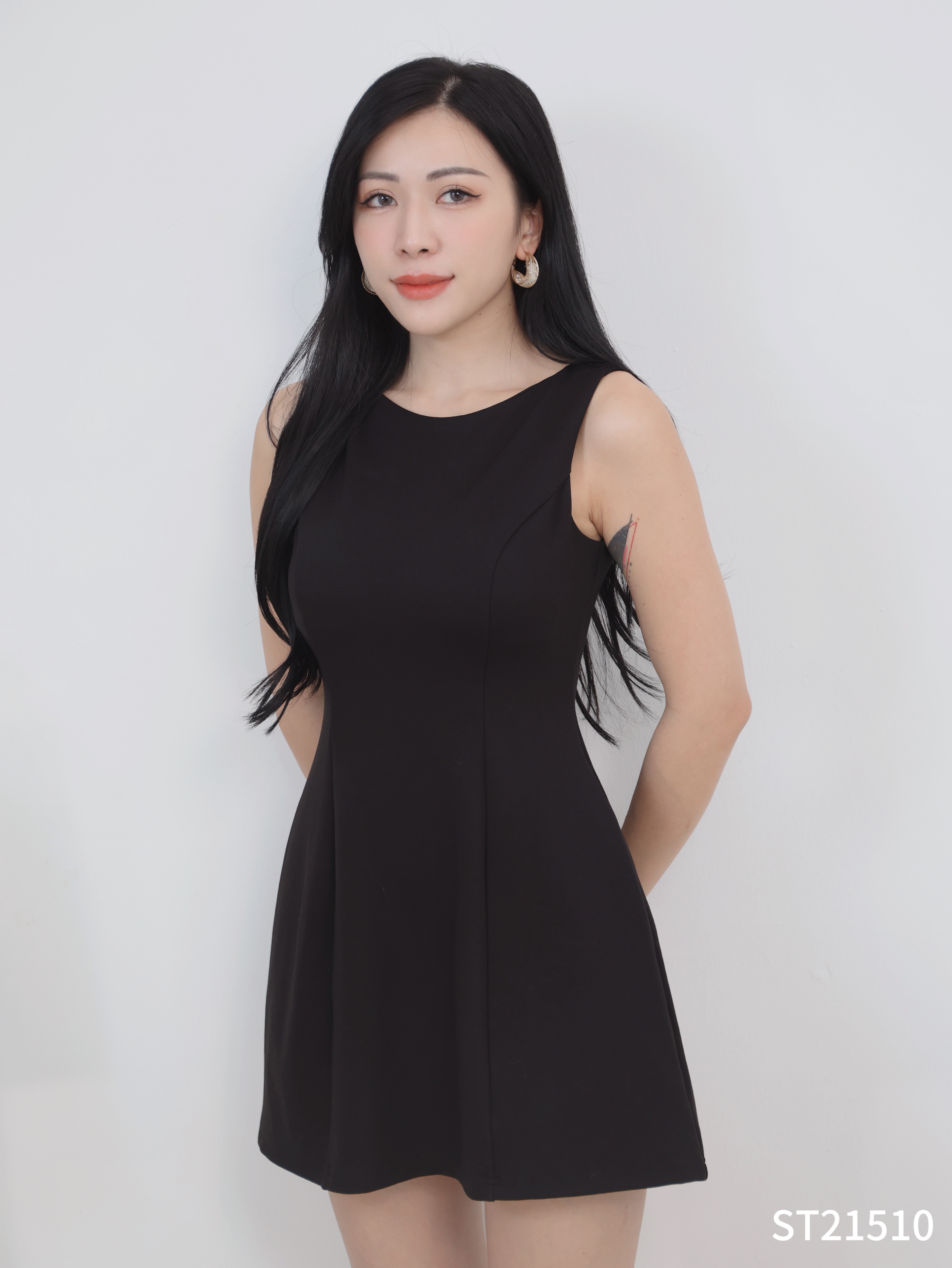 高级感背面V领设计无袖连身裙 (ST21510)