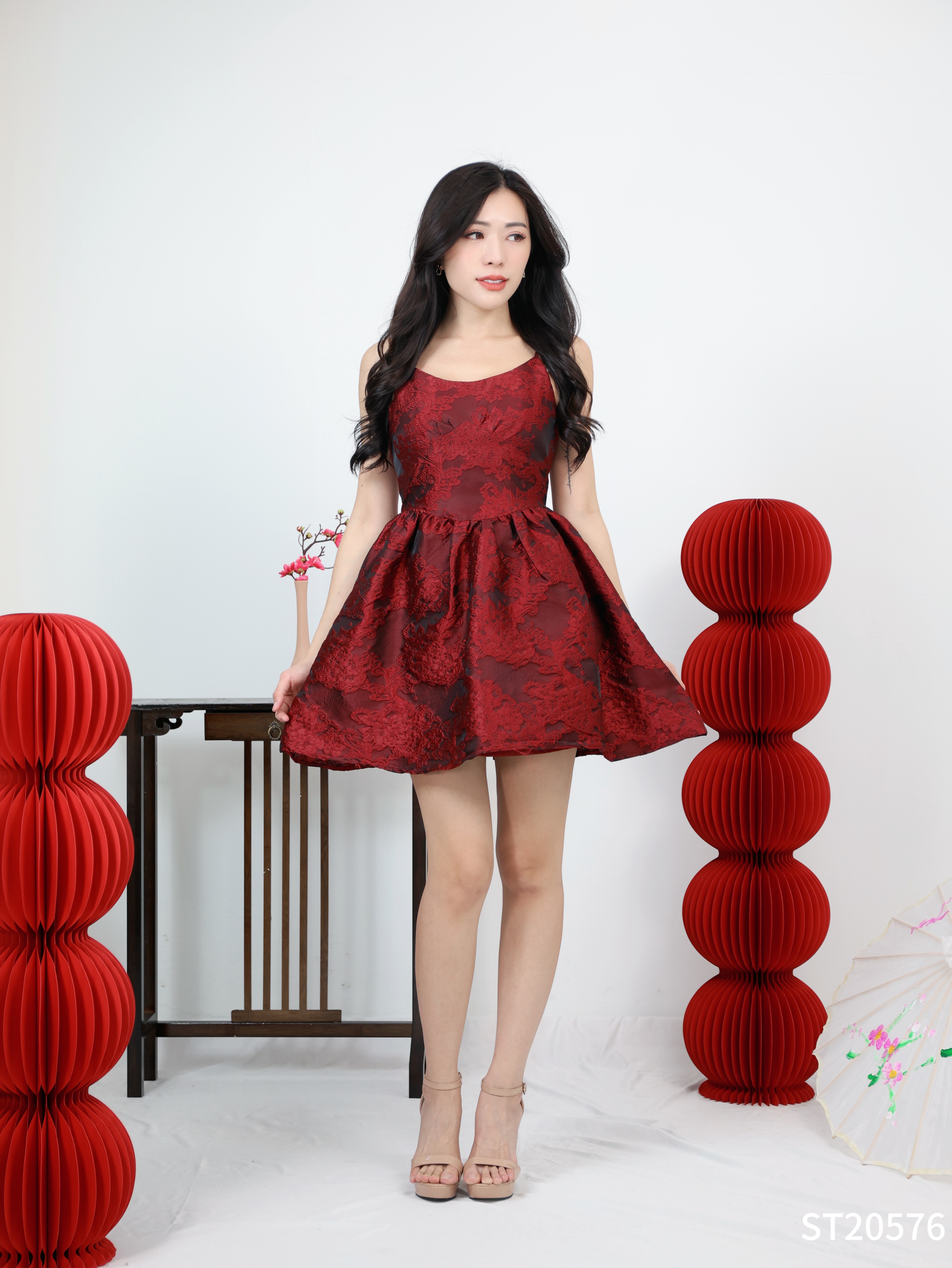 甜美风吊带蓬蓬连身裙（ST20576）