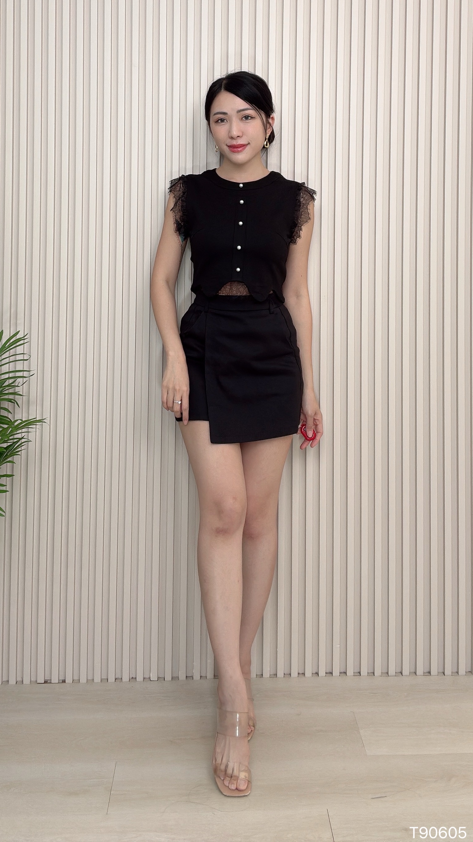 不规则下摆蕾丝拼接设计无袖上衣 (T90605)