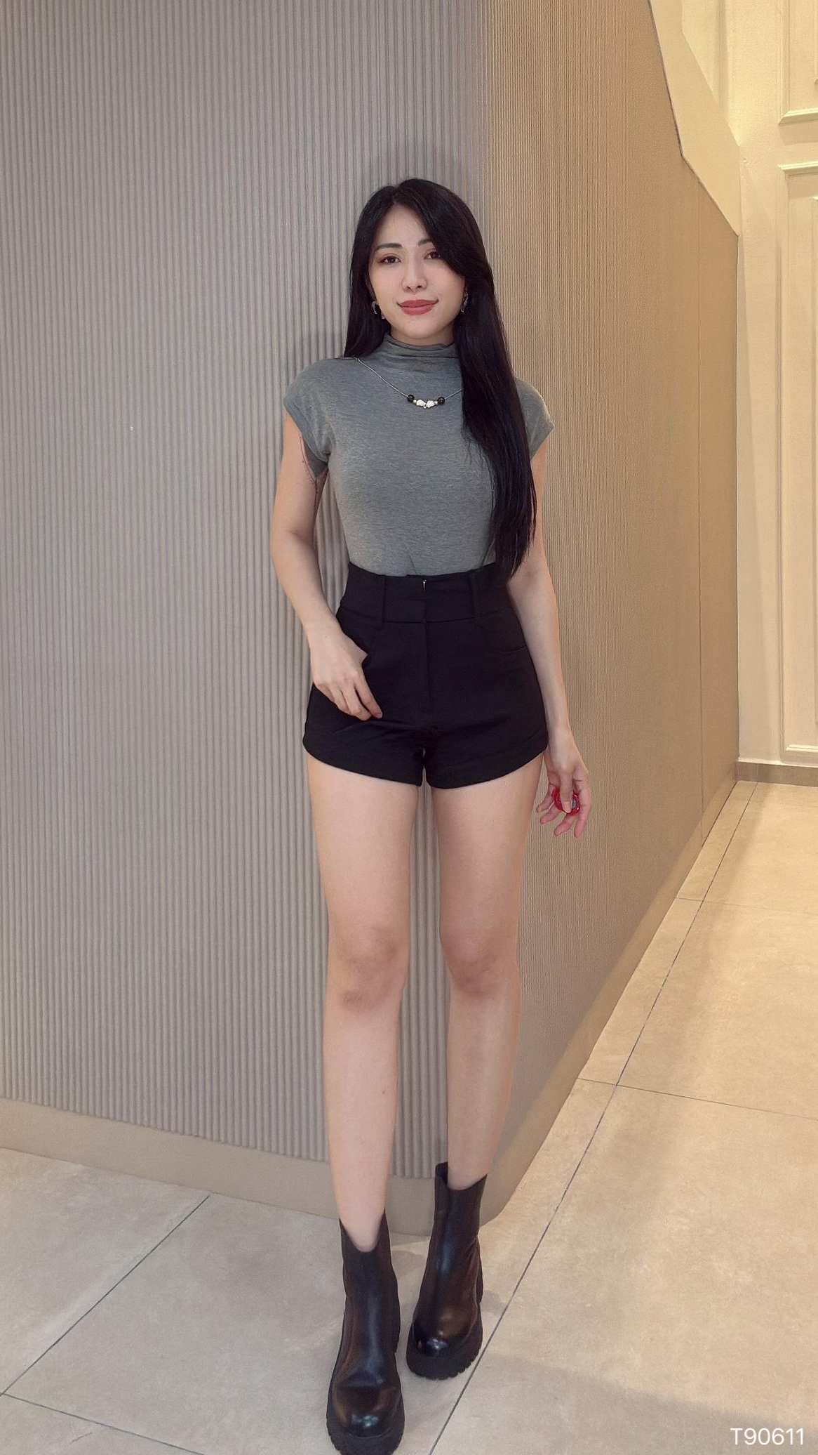 百搭纯色半高领上衣 (T90611)