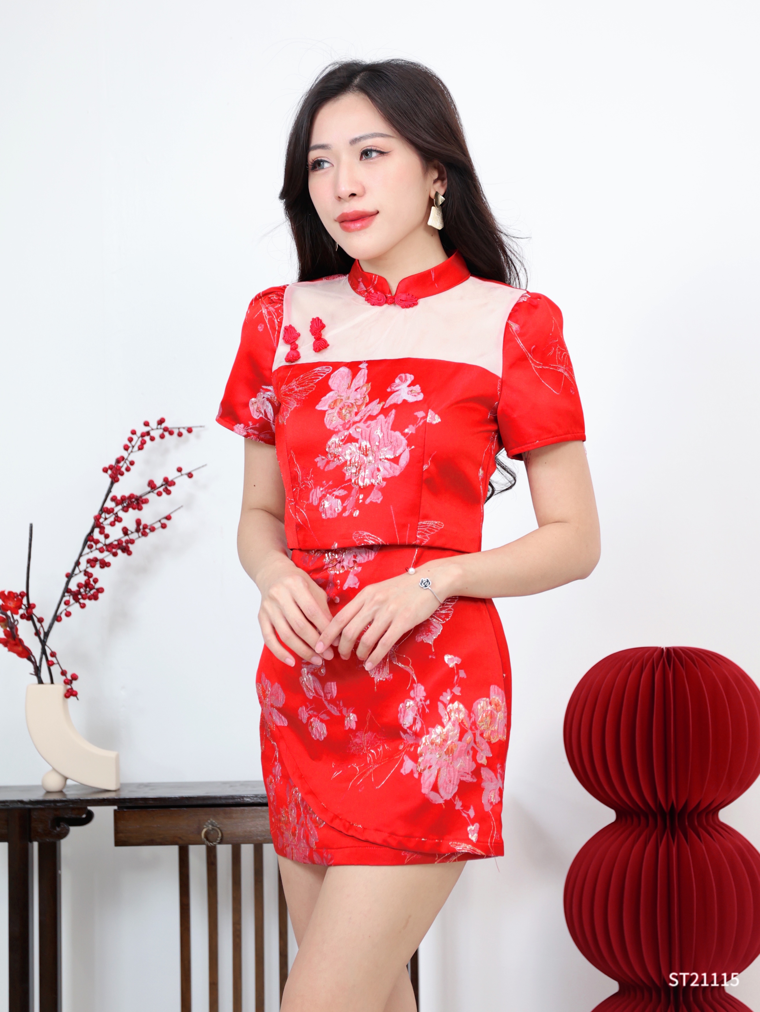 【LBP GXFC 独家新年系列】甜美改良版提花旗袍两件套 (ST21115)-La'Belle Fashion Boutique Sdn Bhd