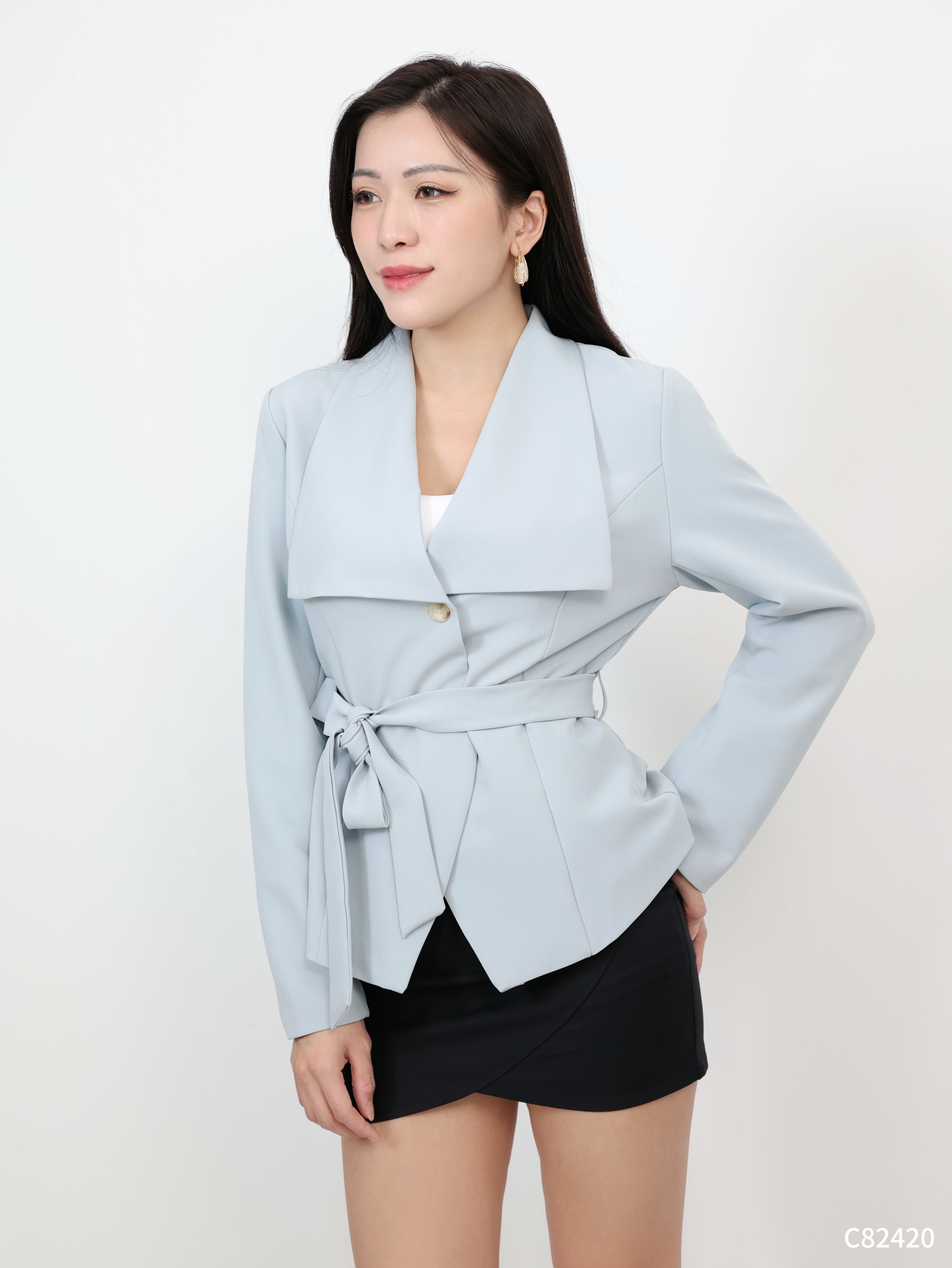 【LBP独家】小众设计感V领通勤外套 (C82420)-La'Belle Fashion Boutique Sdn Bhd