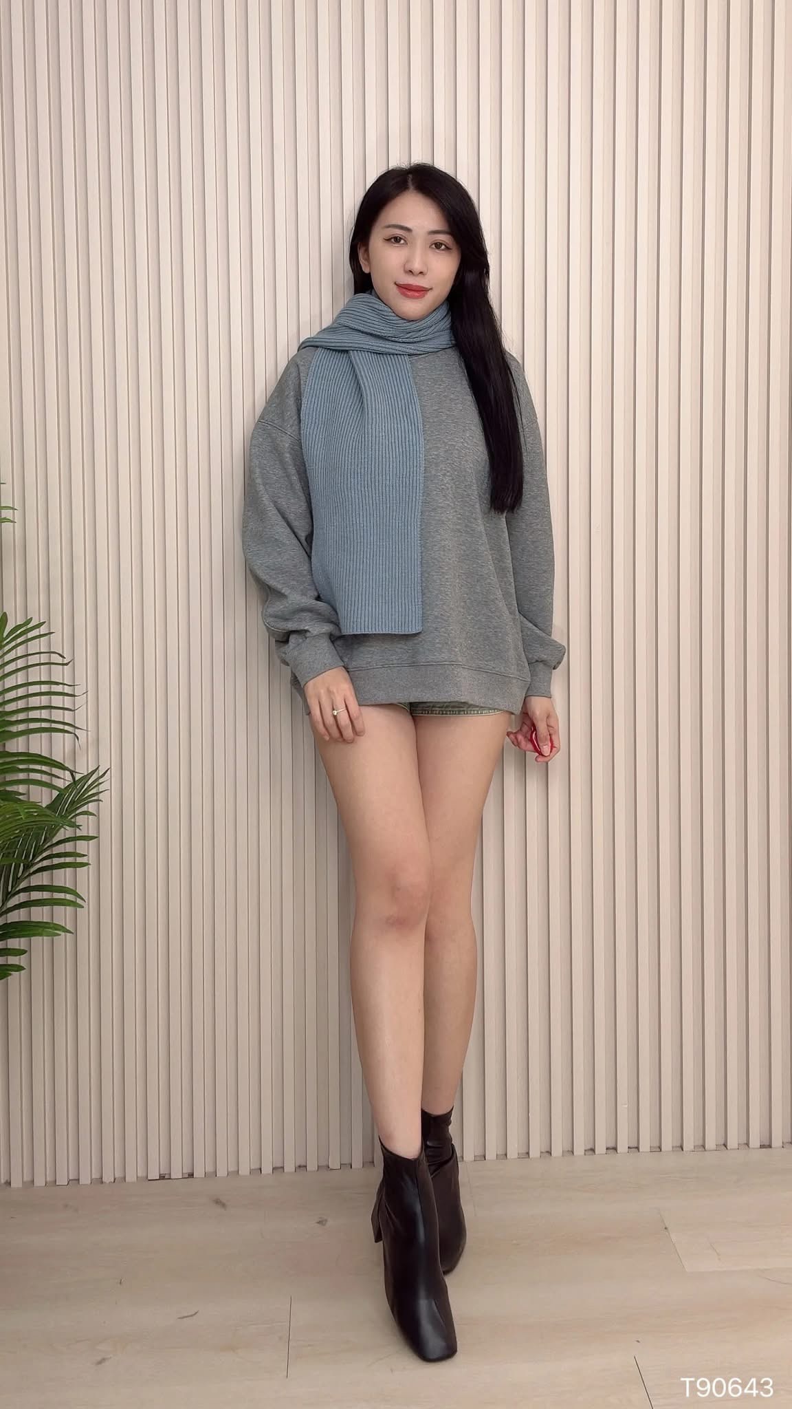 百搭纯色圆领宽松长袖上衣 (T90643)