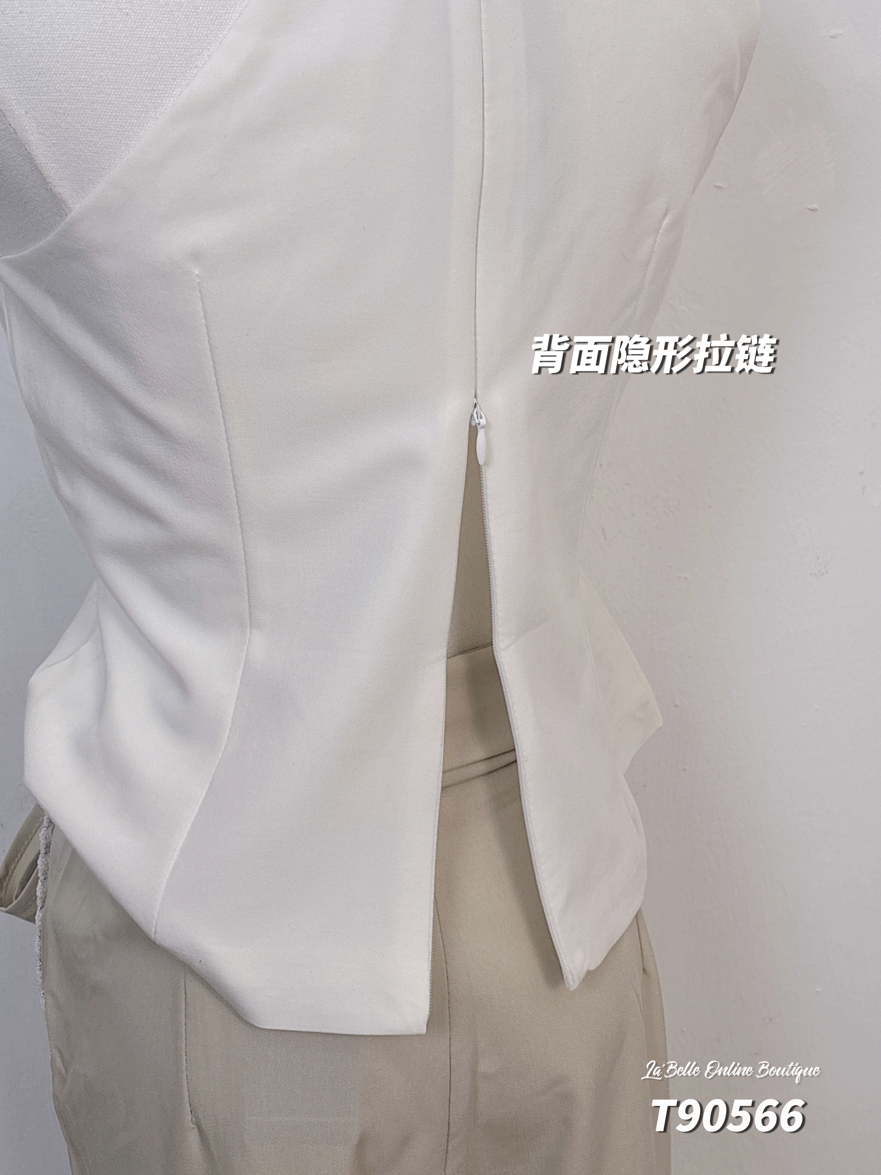 【LATTE NOON】酷帅撞色西装领削肩设计上衣 (T90566)