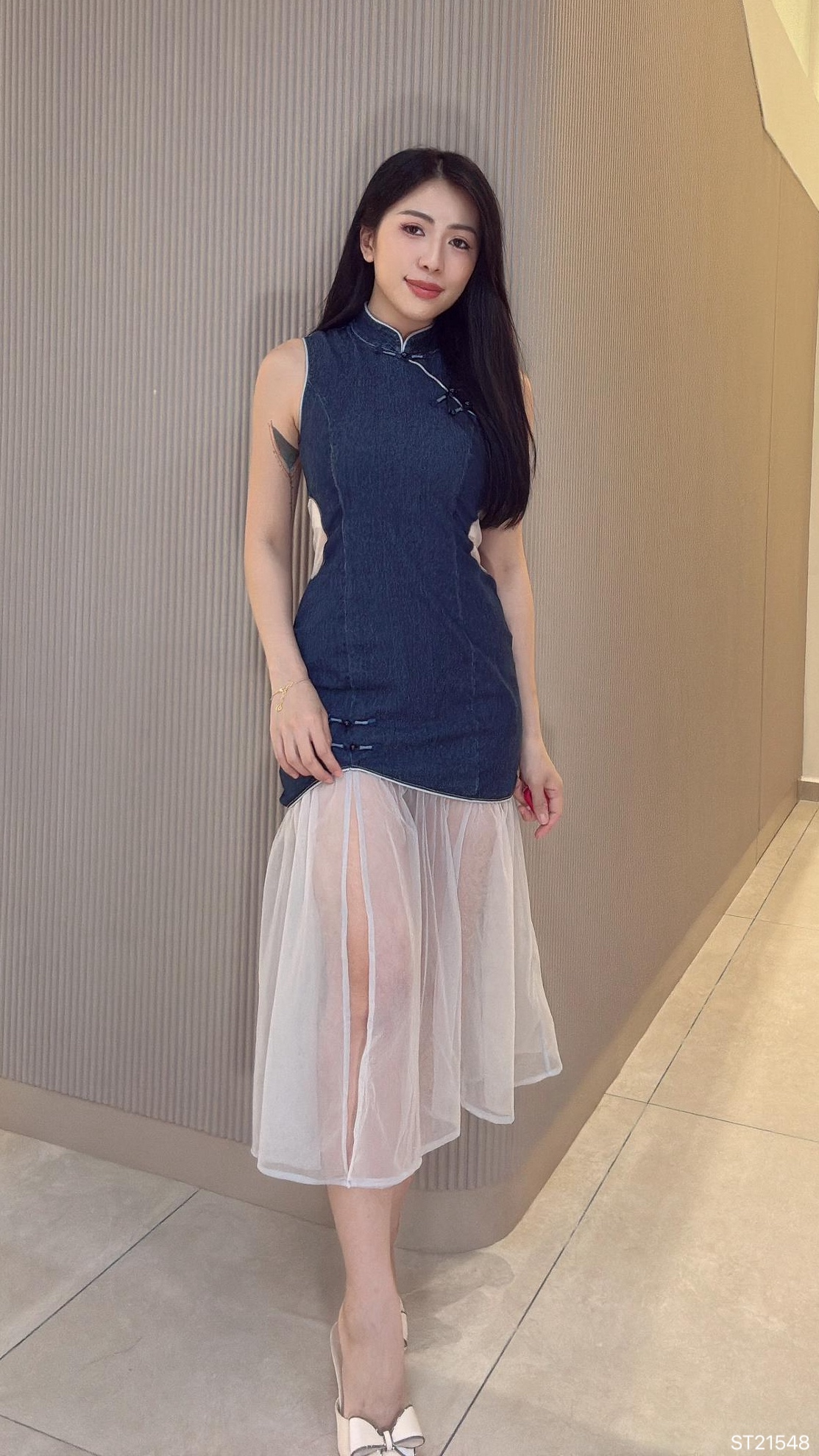 新中式露腰网纱拼接设计无袖牛仔旗袍 (ST21548)