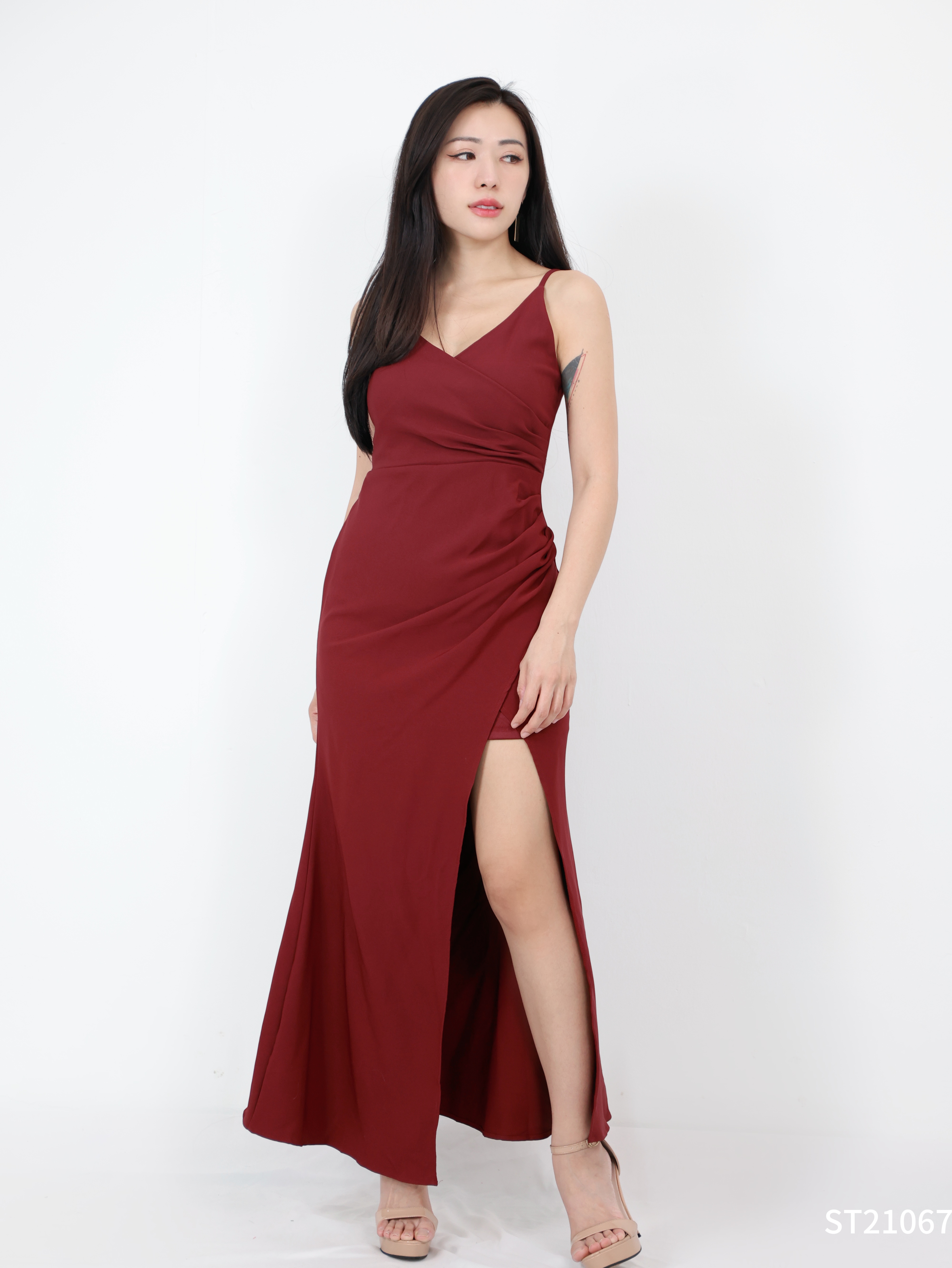 【LBP独家】不规则开叉皱褶设计连身长裙 (ST21067)-La'Belle Fashion Boutique Sdn Bhd