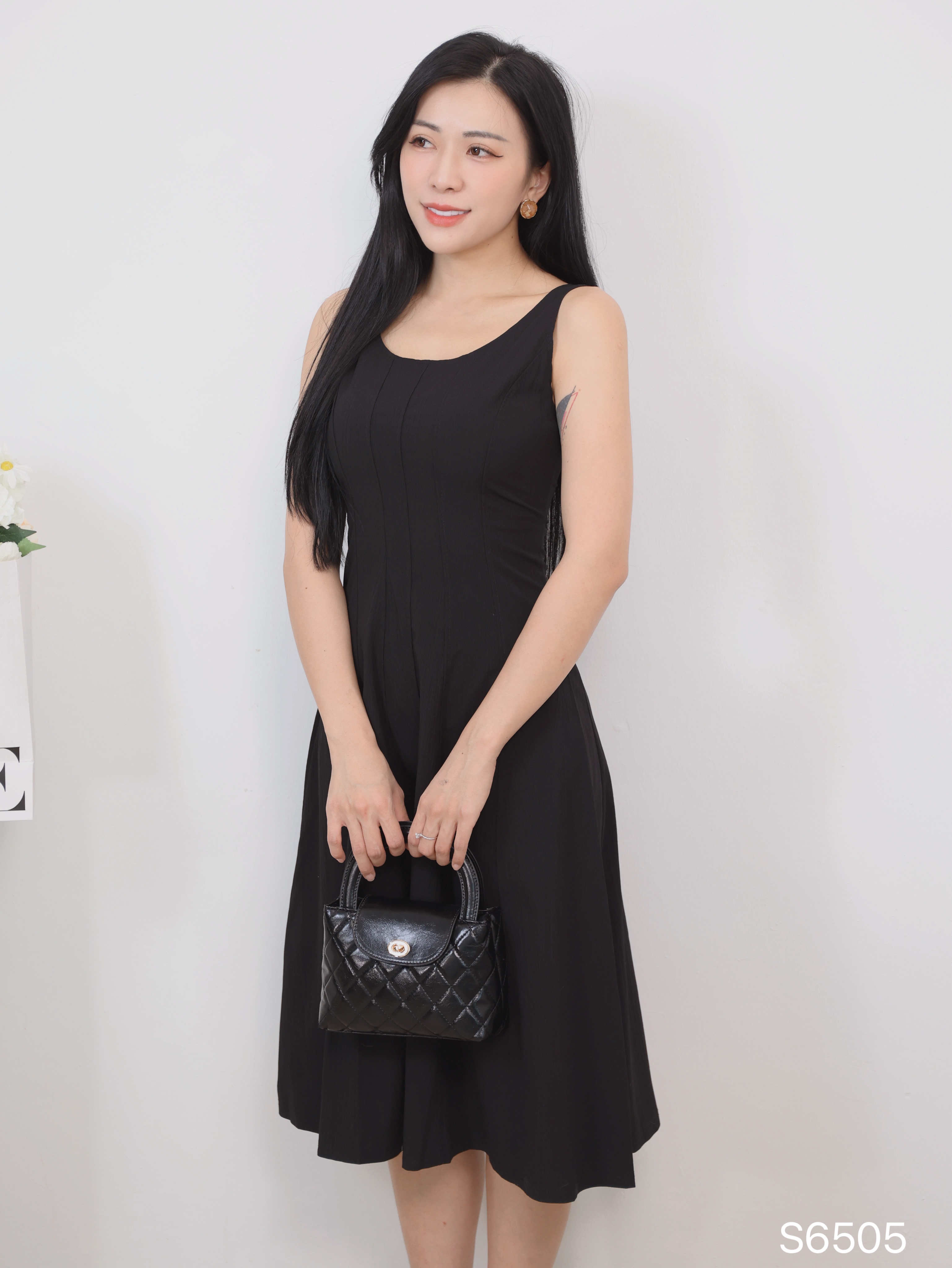 韩系A字大U领设计连身裙 (S6505)