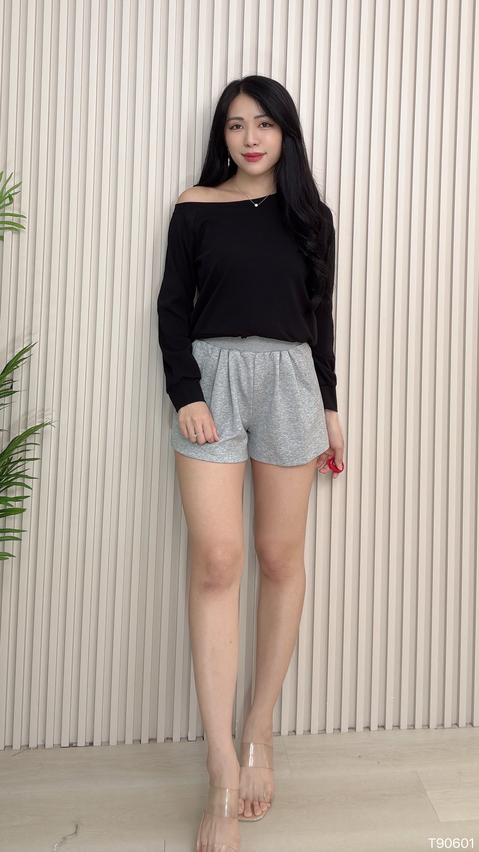 慵懒宽松斜肩设计长袖上衣 (T90601)