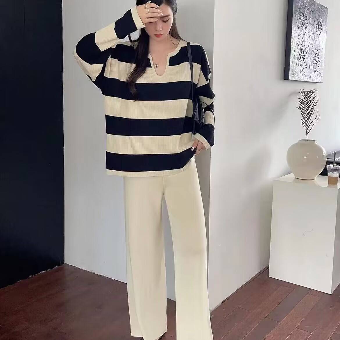 【整套】時尚V領細條紋寬鬆上衣高腰寬褲針織兩件套