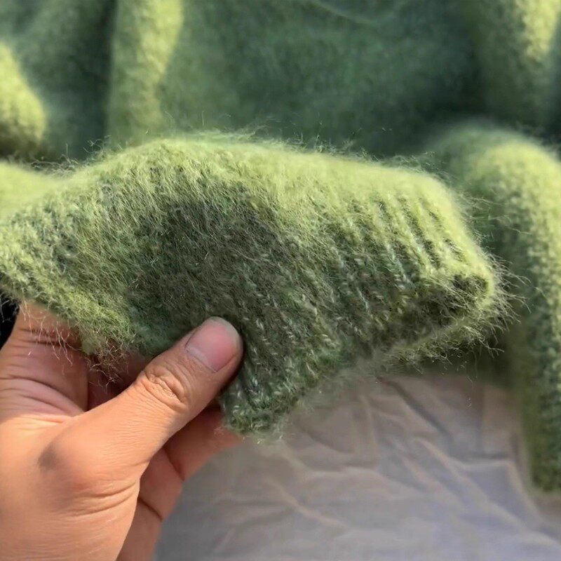 高級感減齡花紗綠色寬鬆大碼V領針織毛衣