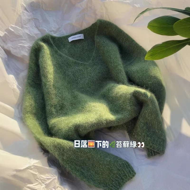 高級感減齡花紗綠色寬鬆大碼V領針織毛衣
