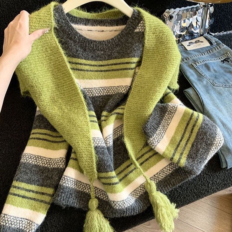 【整套】正肩疊穿針織披肩圍巾+圓領條紋毛衣兩件套