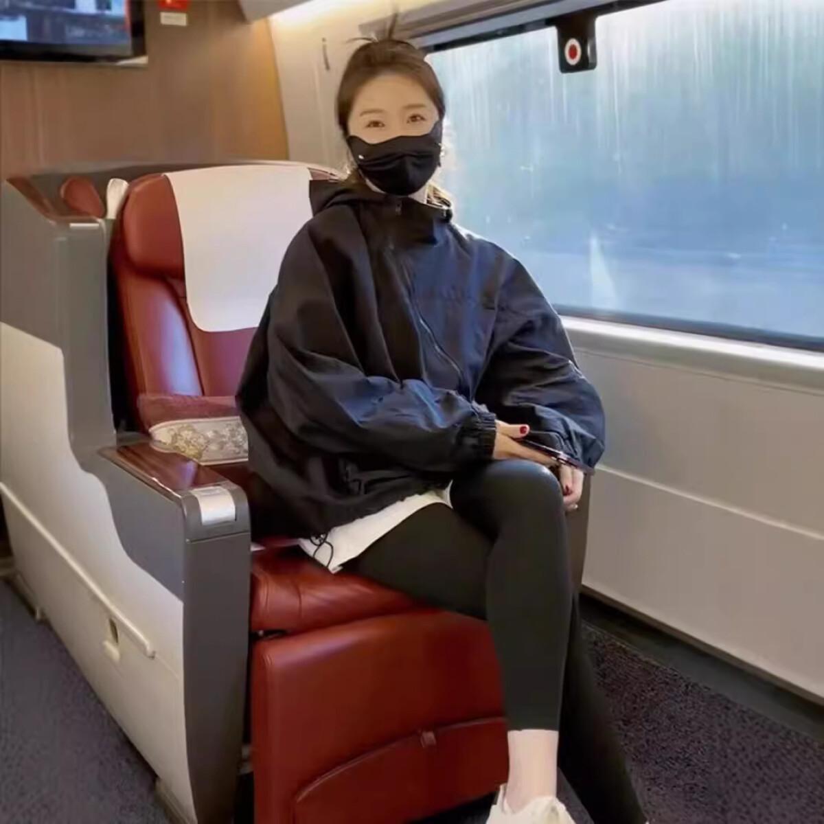 寬鬆連帽薄款透氣工裝小香風衝鋒衣外套