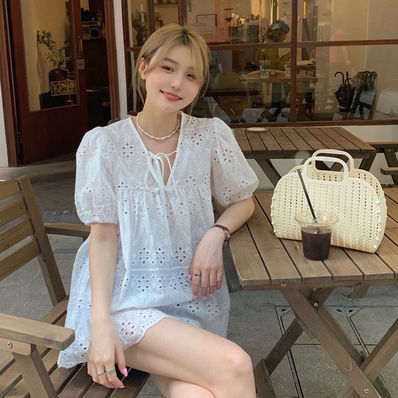 法式泡泡袖鏤空蕾絲設計感小眾V領短袖襯衫