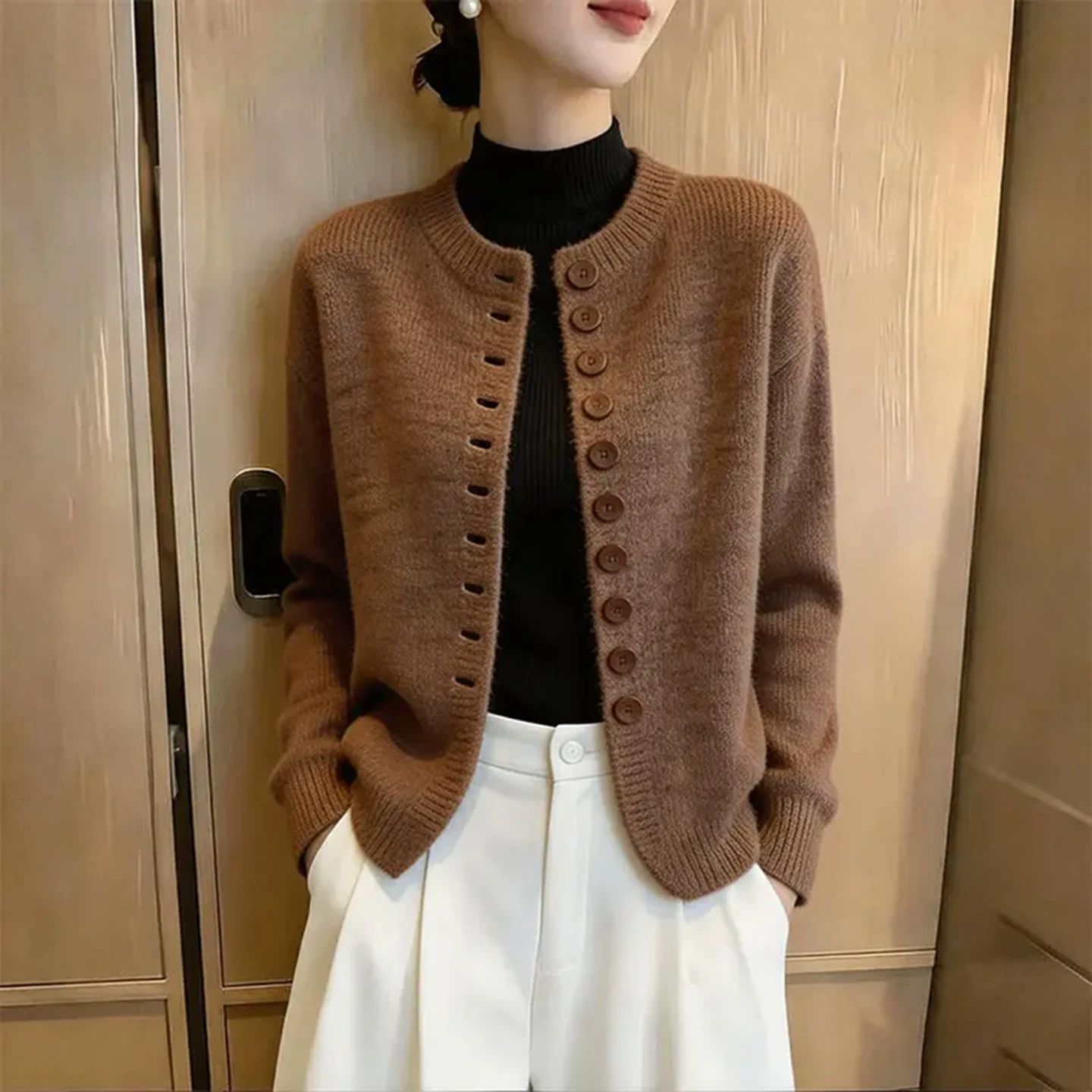 慵懒松弛高级感软糯针织开衫