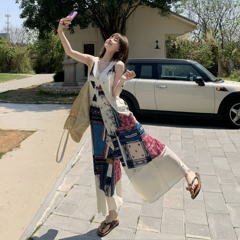 海島風休閒闊腿連體褲女夏復古印花背帶褲氣質V領無袖背心連衣褲