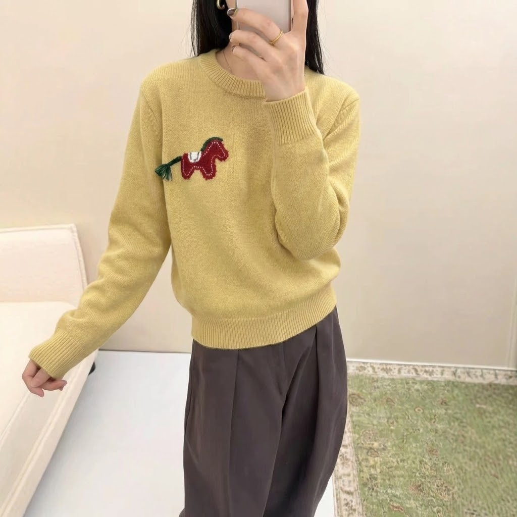 韓系減齡顯瘦圓領提花小馬針織衫