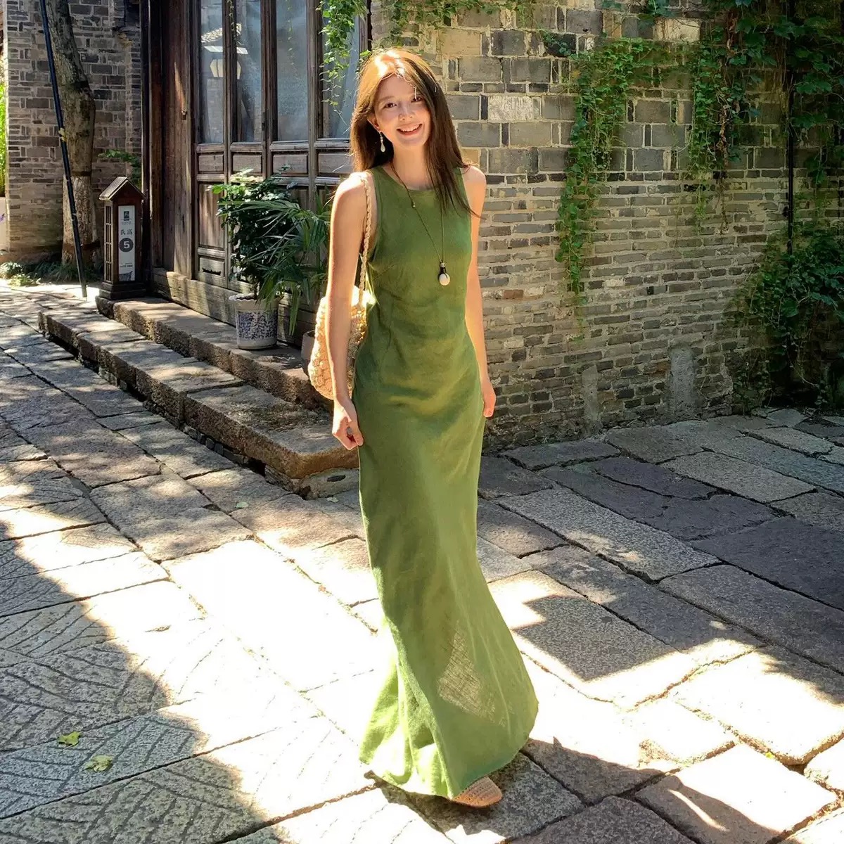 法式復古綠色背心收腰氣質長版洋裝
