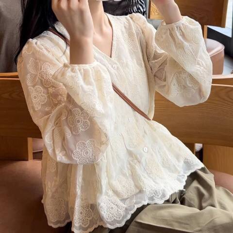 休閒港風韓系V領繡花蕾絲長袖襯衫