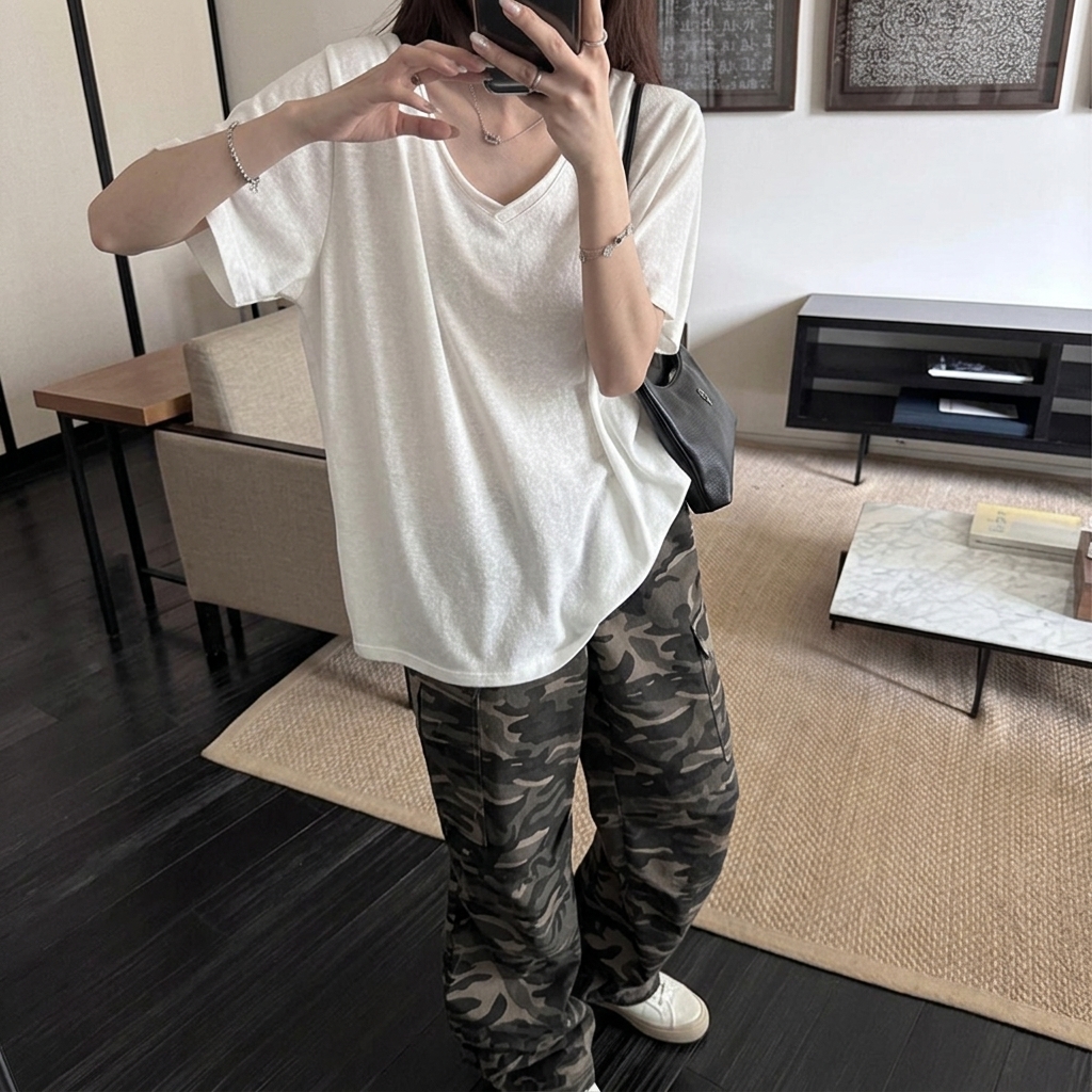 @薄款鬆弛感雪花肌理捲邊v領百搭短袖t恤