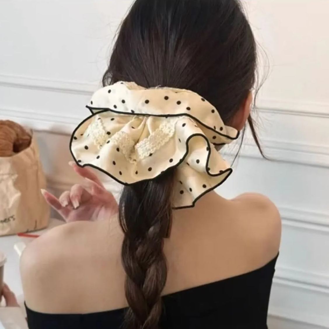 法式復古溫柔氣質高級感黑白波點絲絨髮圈