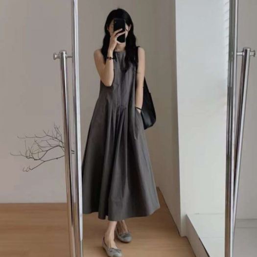 法式通勤素色壓褶收腰無袖百褶A字洋裝