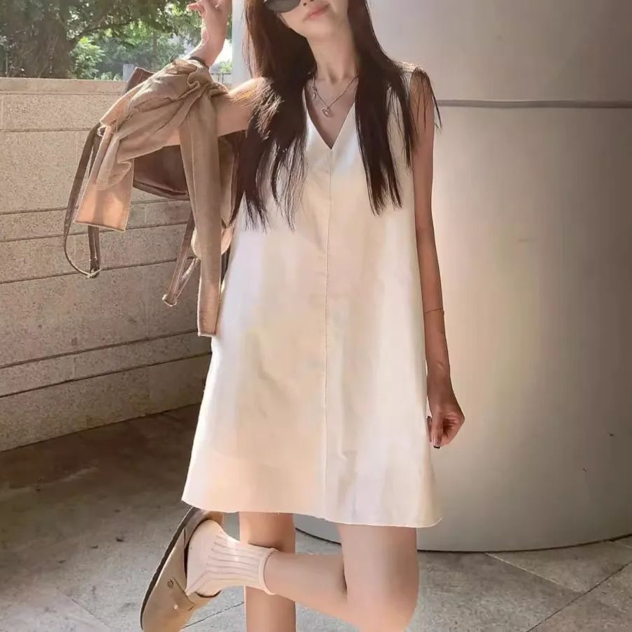 簡約白色V領寬鬆顯瘦A字裙減齡無袖洋裝
