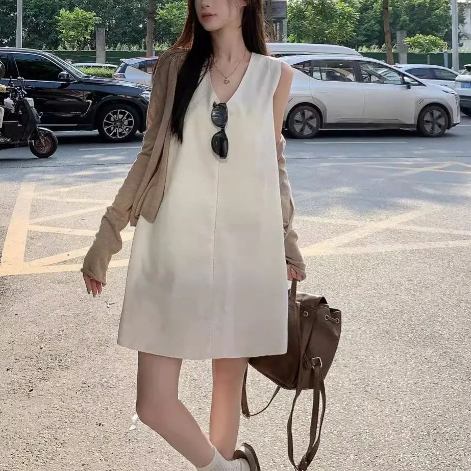 簡約白色V領寬鬆顯瘦A字裙減齡無袖洋裝