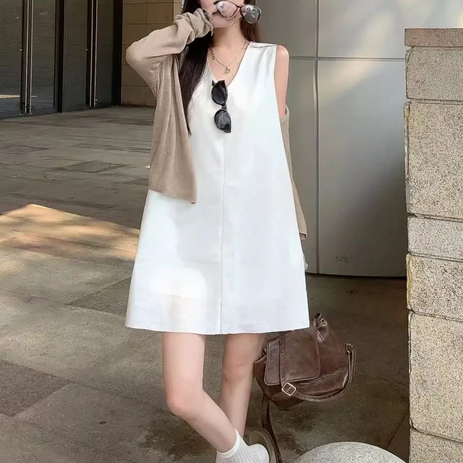 簡約白色V領寬鬆顯瘦A字裙減齡無袖洋裝