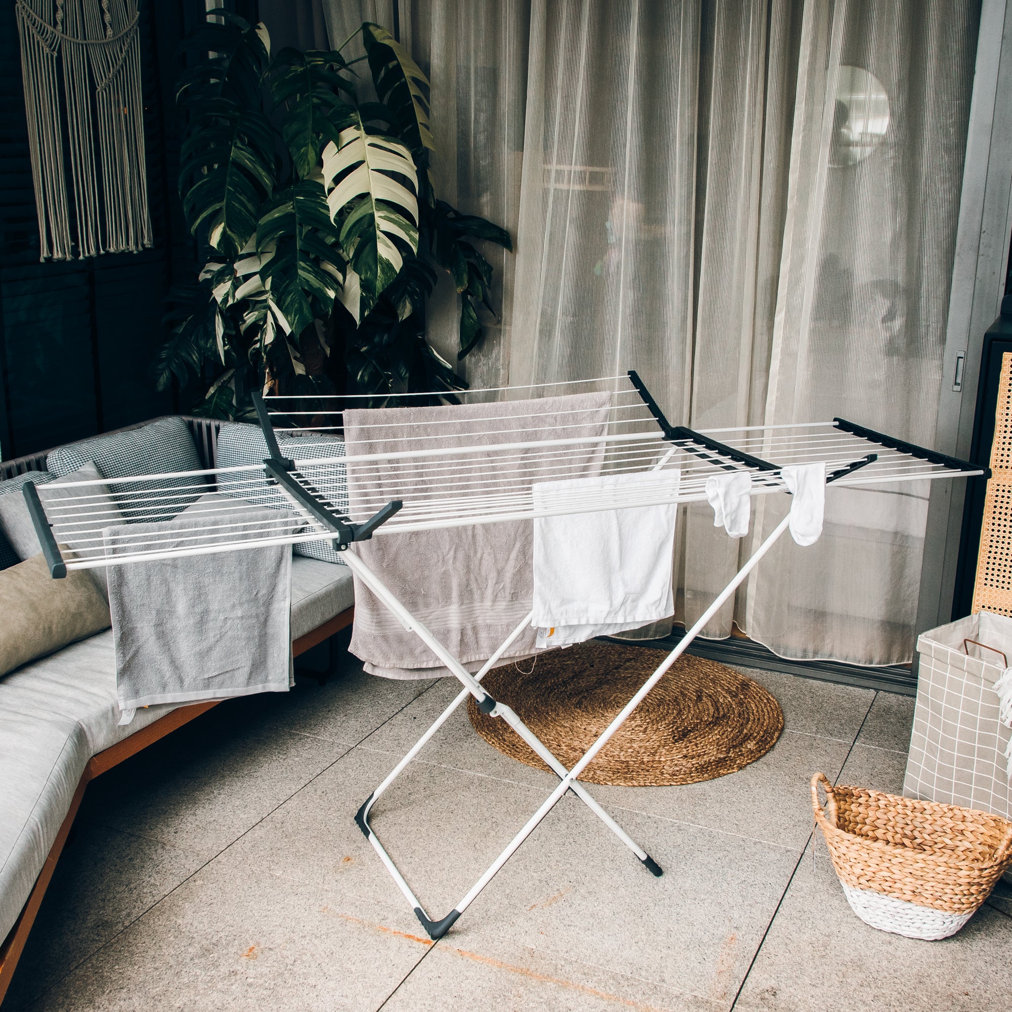 Transform Your Laundry Room with the HOUZE Krusty Extendable Rack