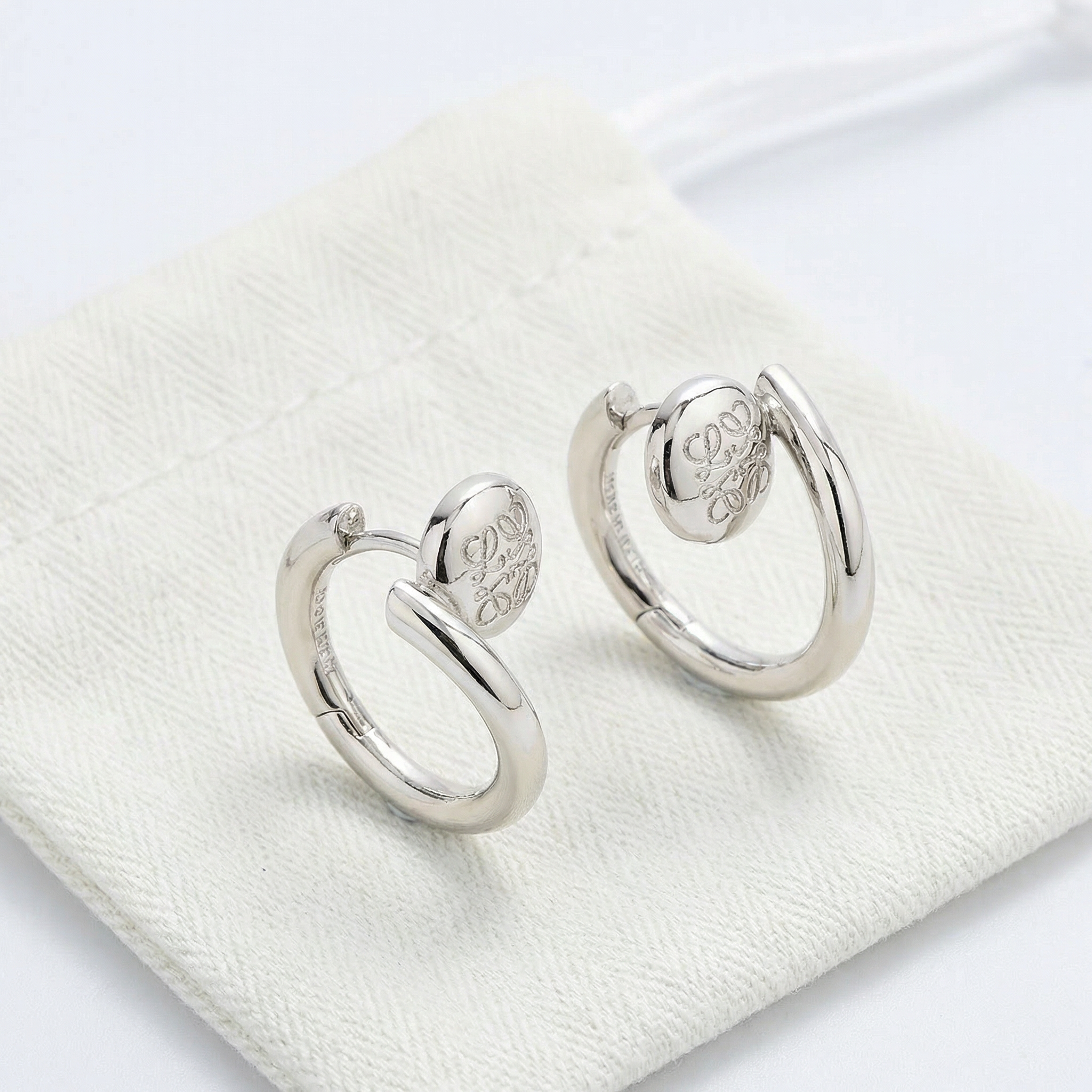 【ロエベ】ピアス 0130-2-4