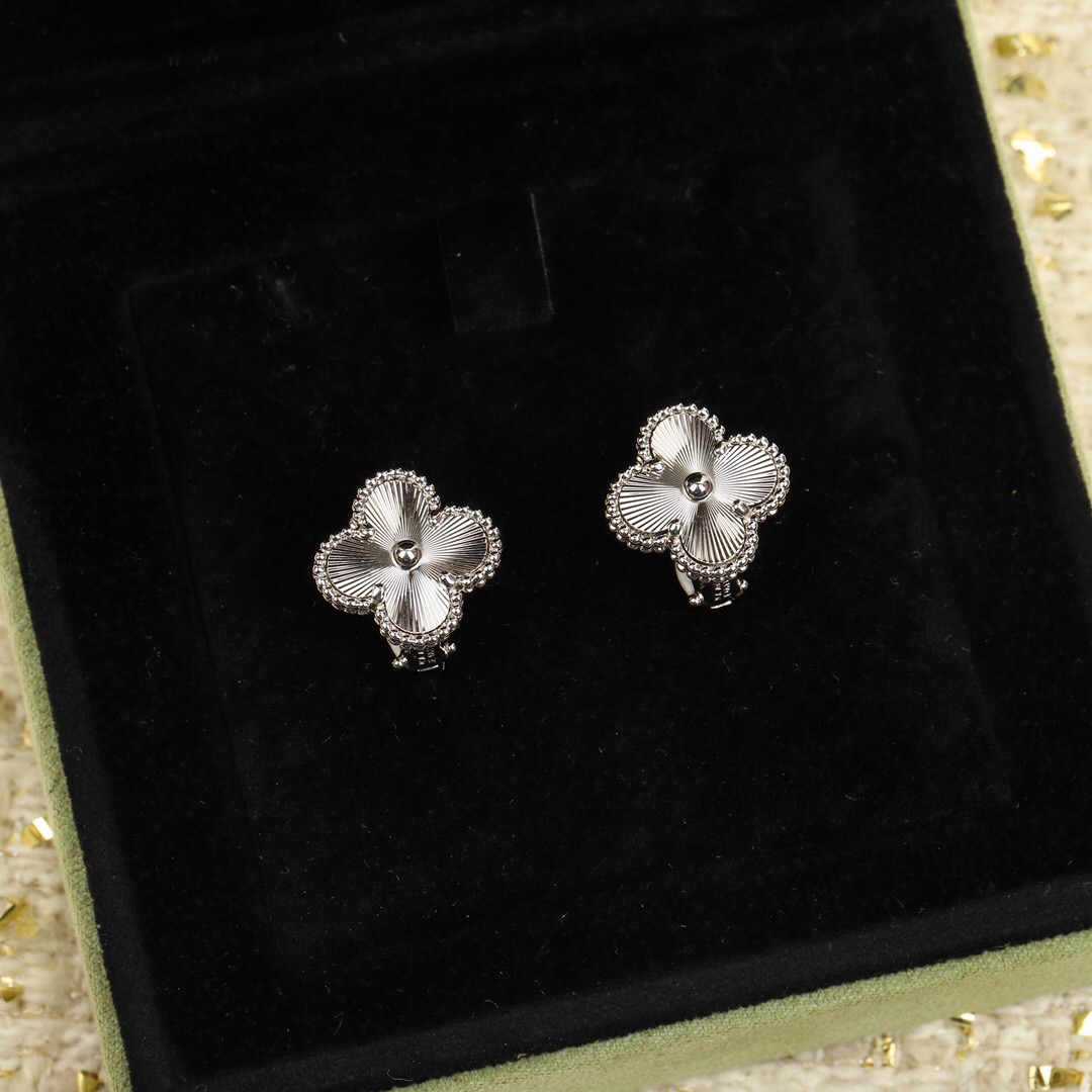 【ヴァンクリーフ】ピアス 0915-1-4