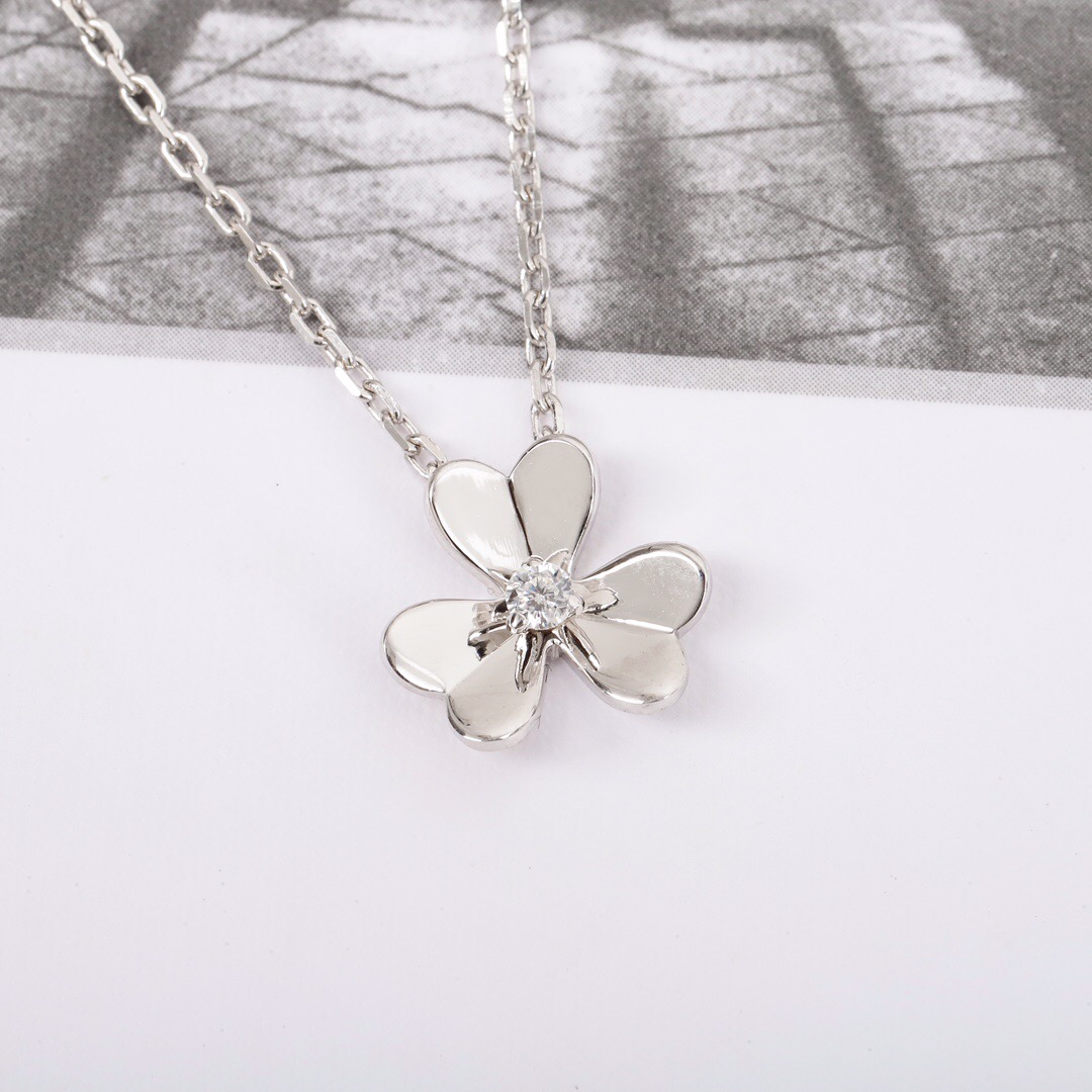 【ヴァンクリーフ】ネックレス・ペンダント 0915-2-1