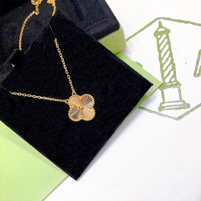 【ヴァンクリーフ】ネックレス・ペンダント0825-4-57-1