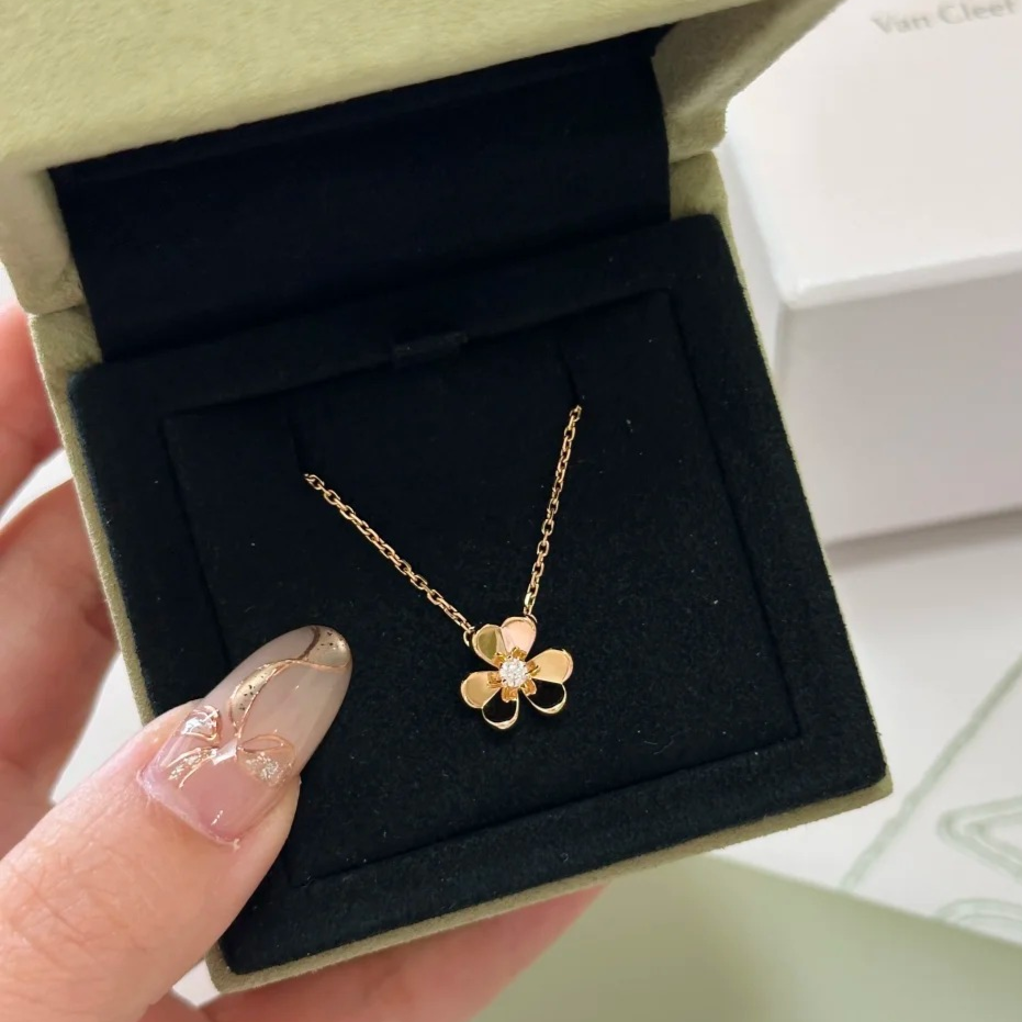 【ヴァンクリーフ】ネックレス・ペンダント 0915-3-1