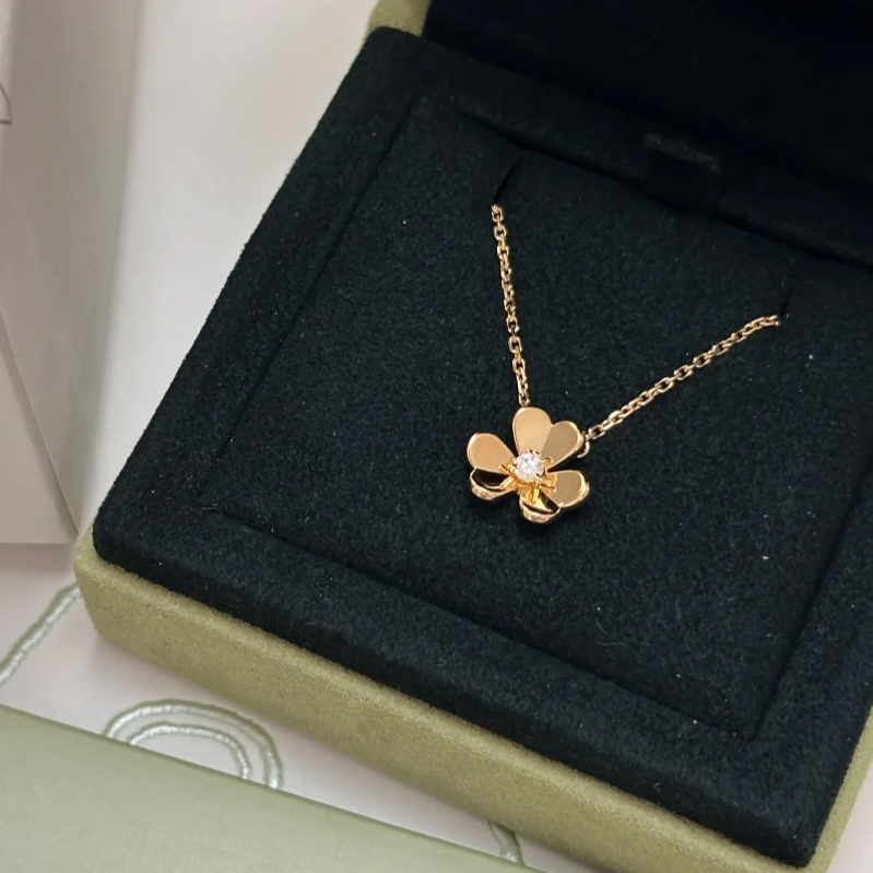 【ヴァンクリーフ】ネックレス・ペンダント 0915-3-1