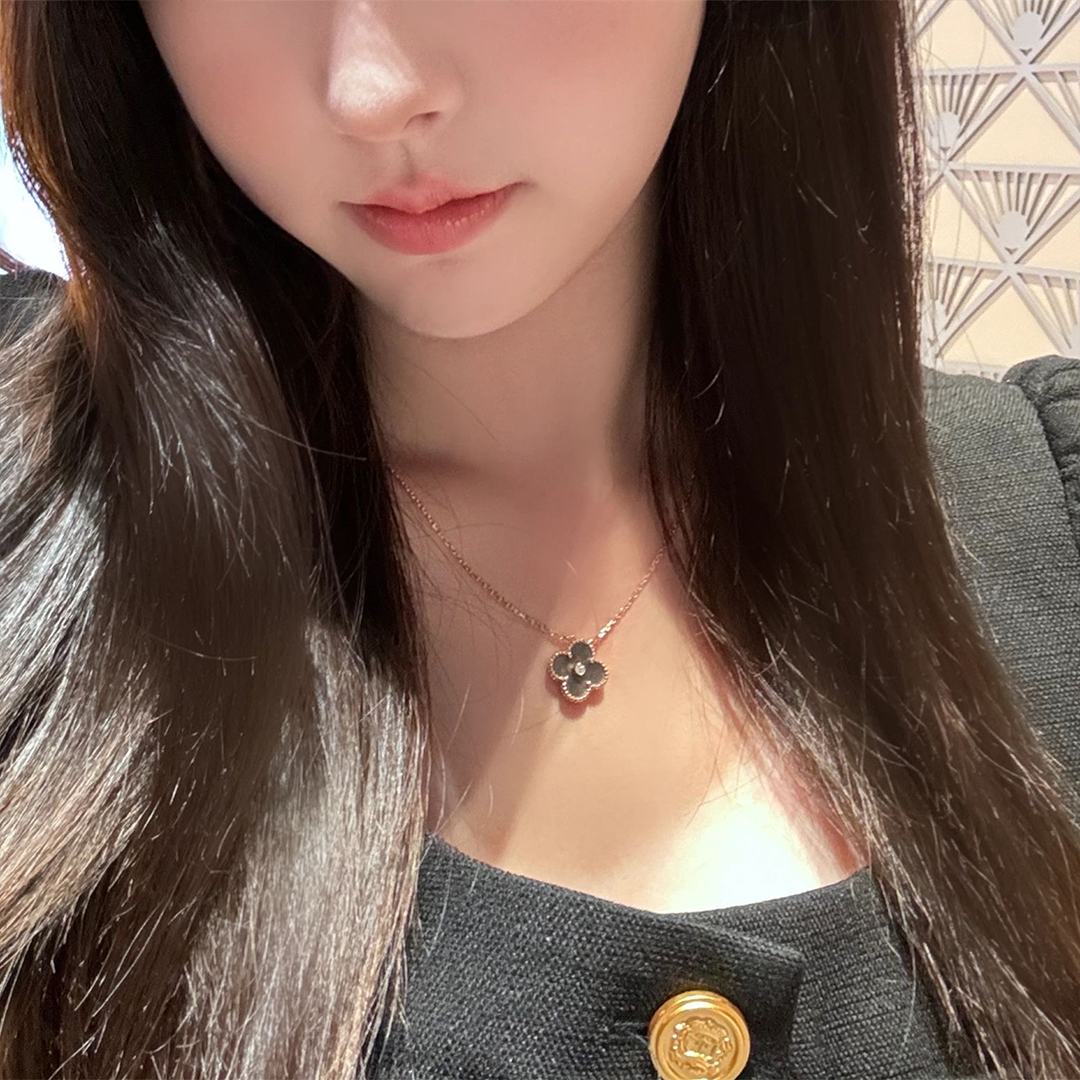 【ヴァンクリーフ】ホリデー限定 ネックレス・ペンダント 1009-1-1